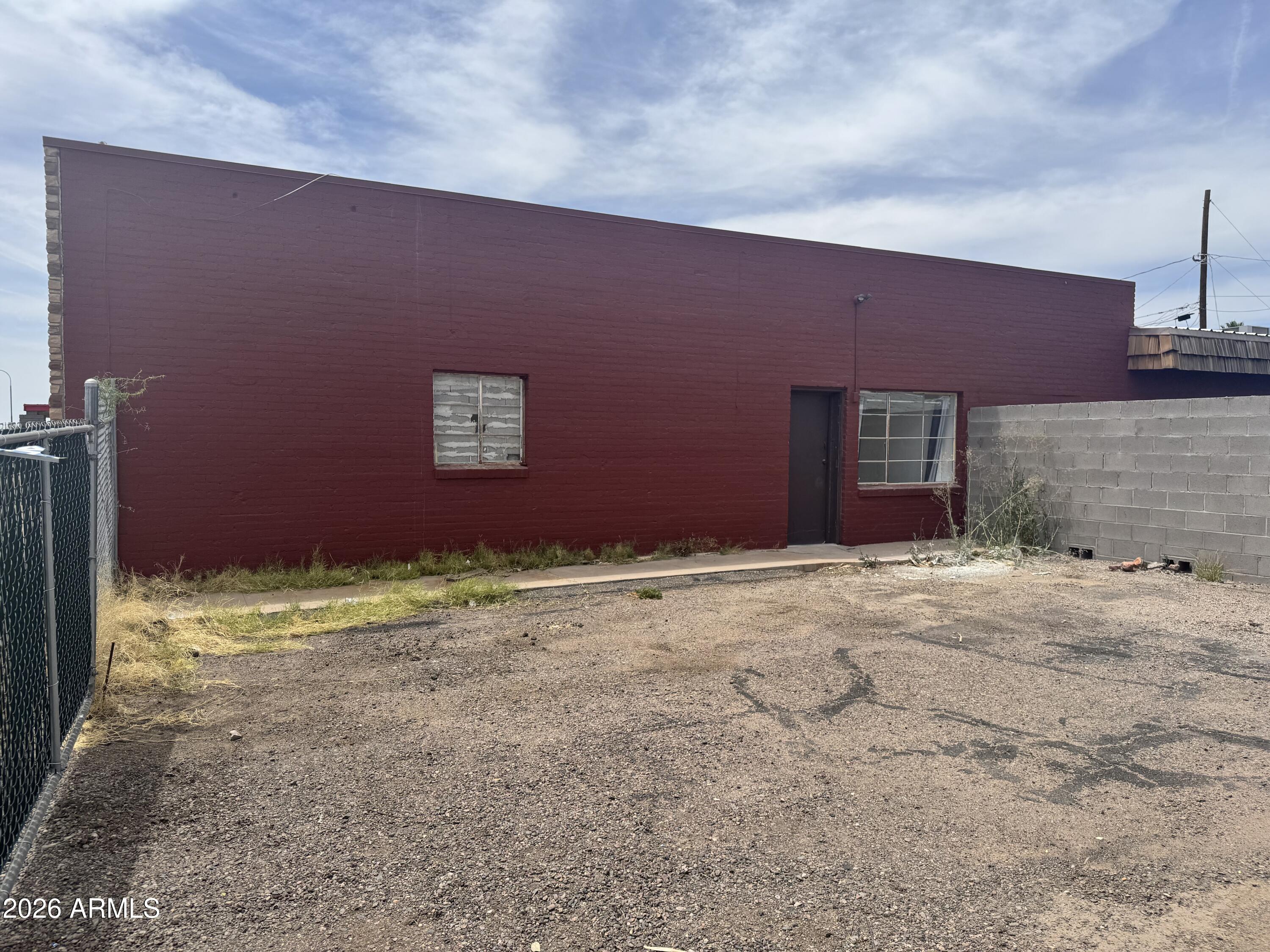 S19 T1N R8E - Commercial Lease