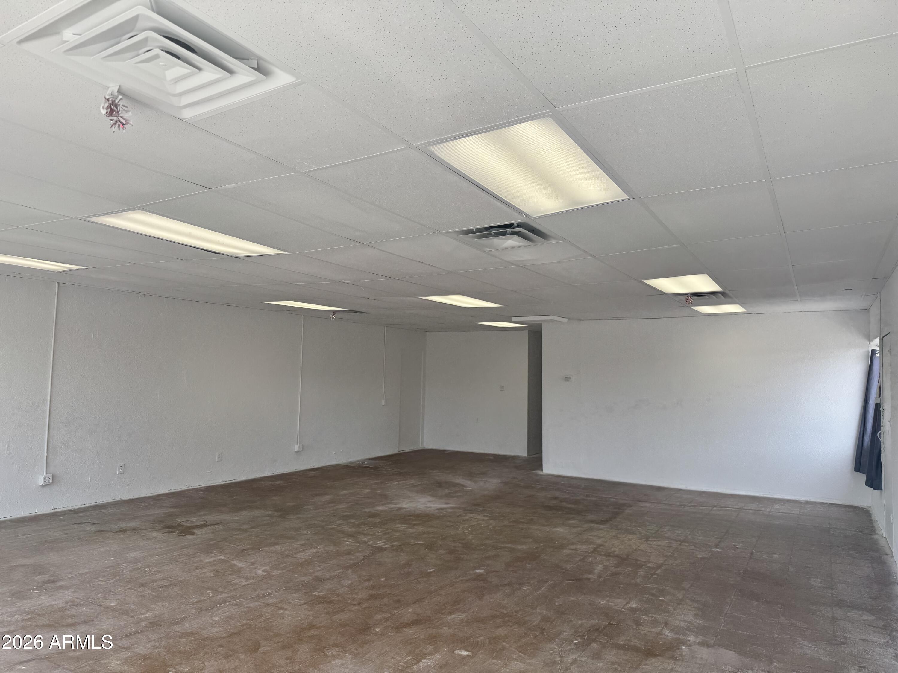 S19 T1N R8E - Commercial Lease