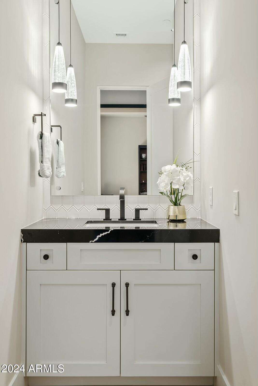 WHITE HORSE - Residential
