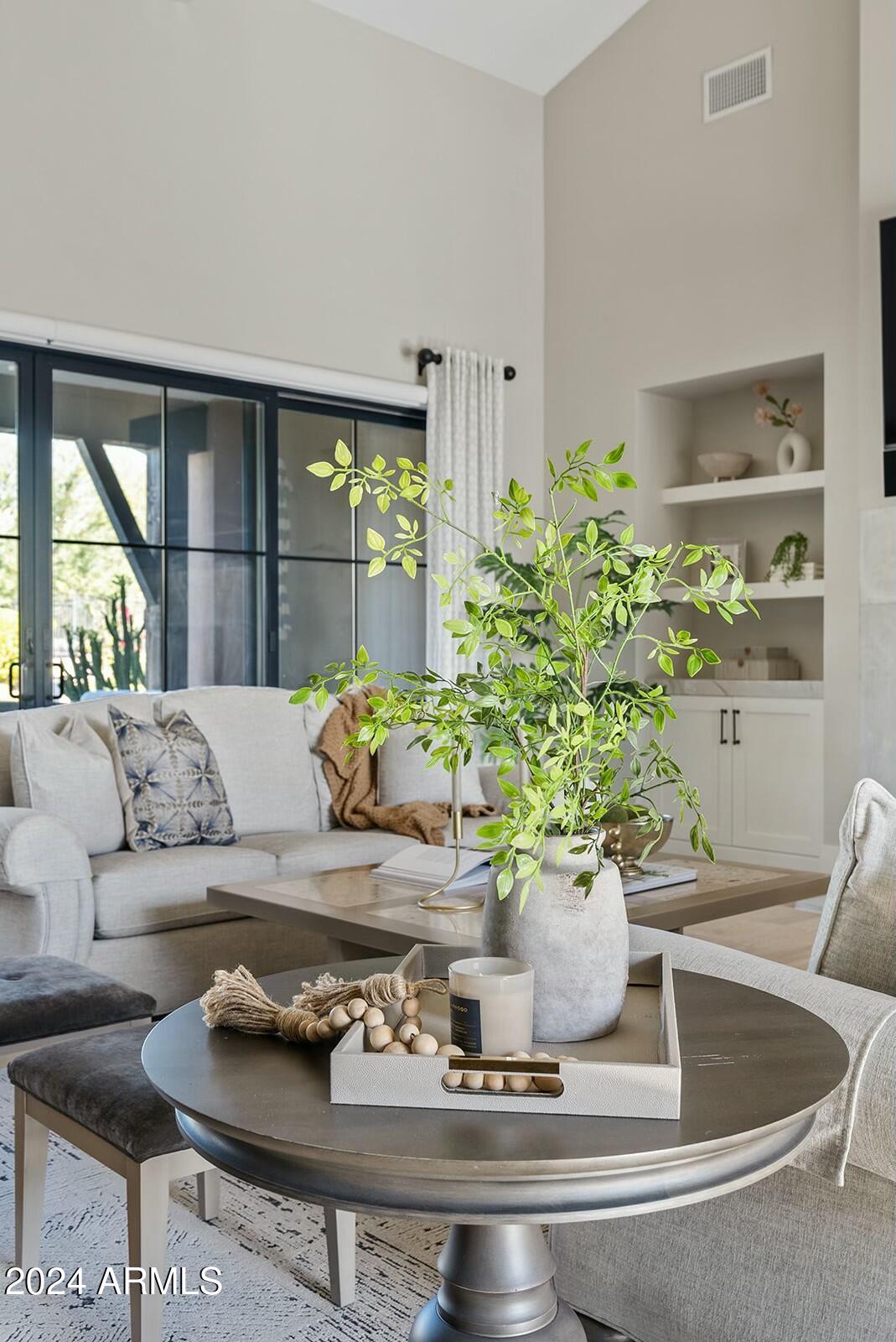 WHITE HORSE - Residential