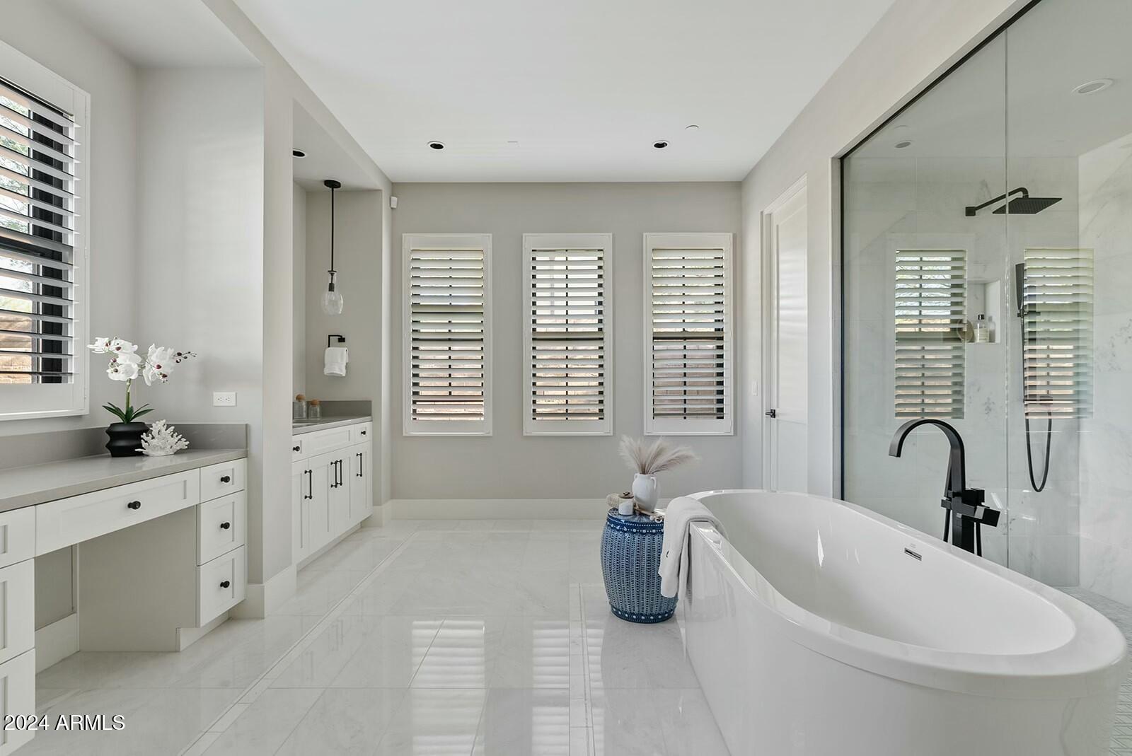 WHITE HORSE - Residential