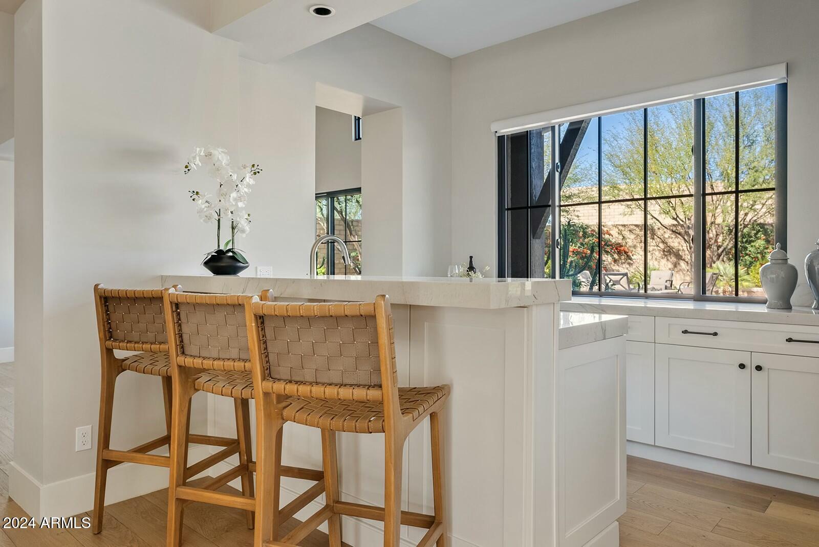 WHITE HORSE - Residential