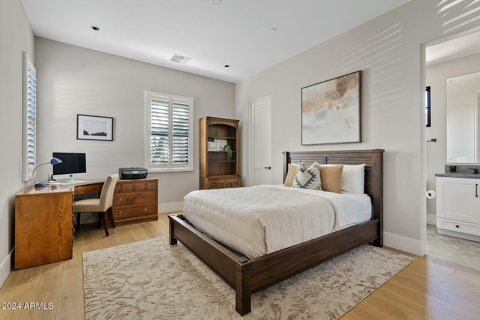 WHITE HORSE - Residential