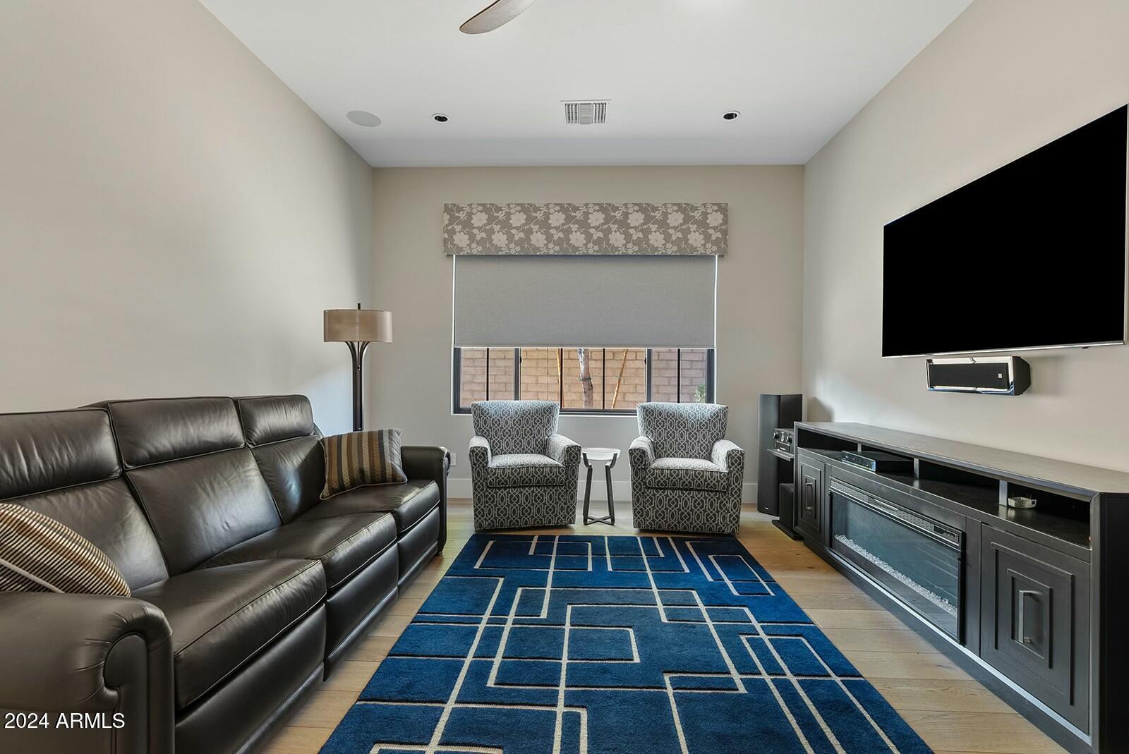 WHITE HORSE - Residential