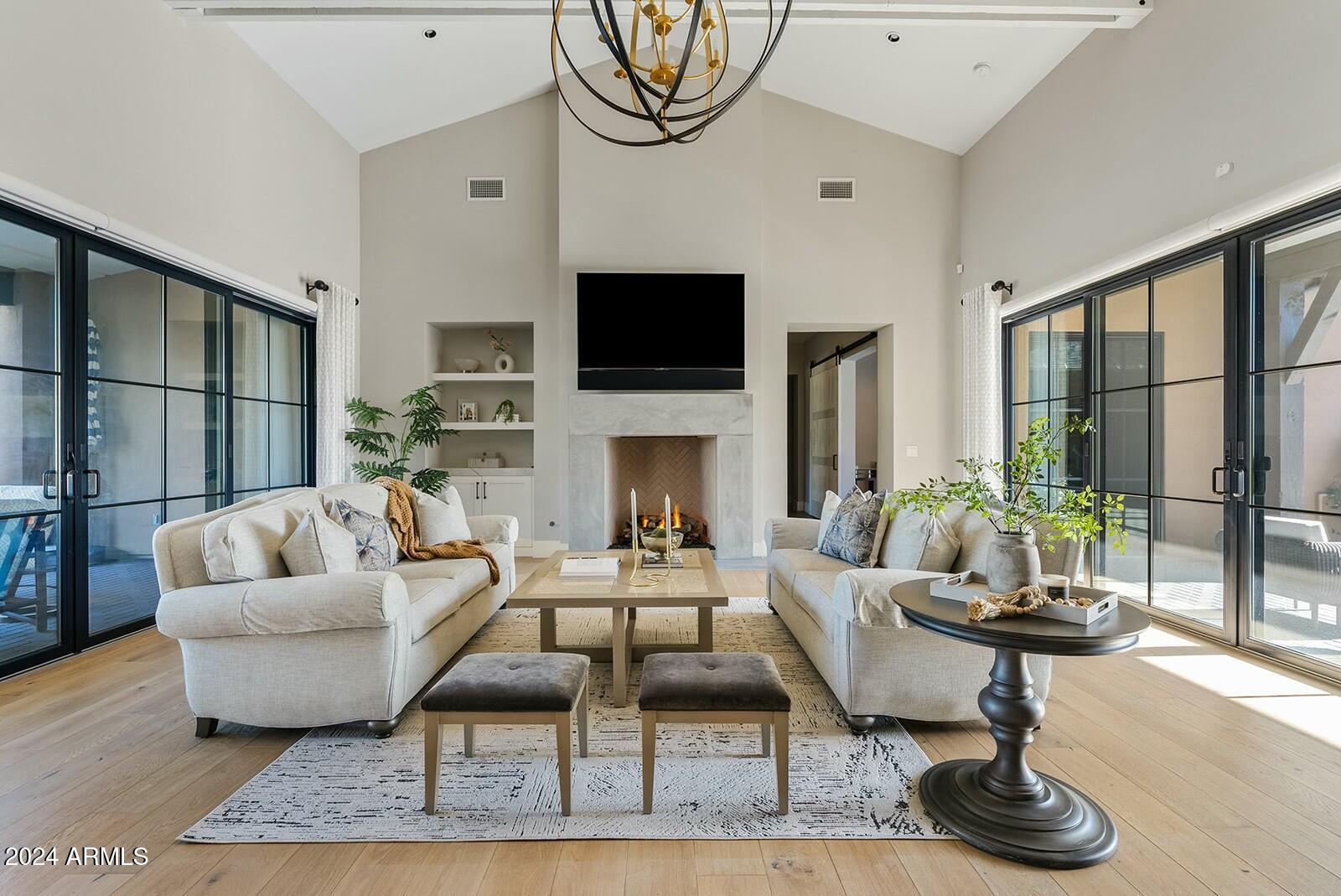 WHITE HORSE - Residential