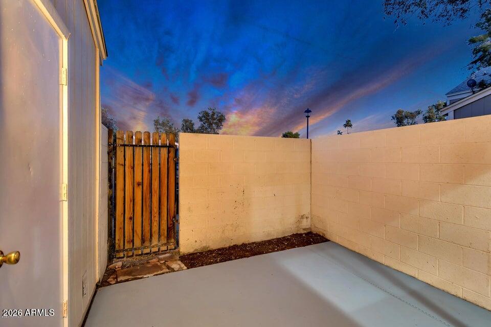 SUNSTONE 2 - Residential