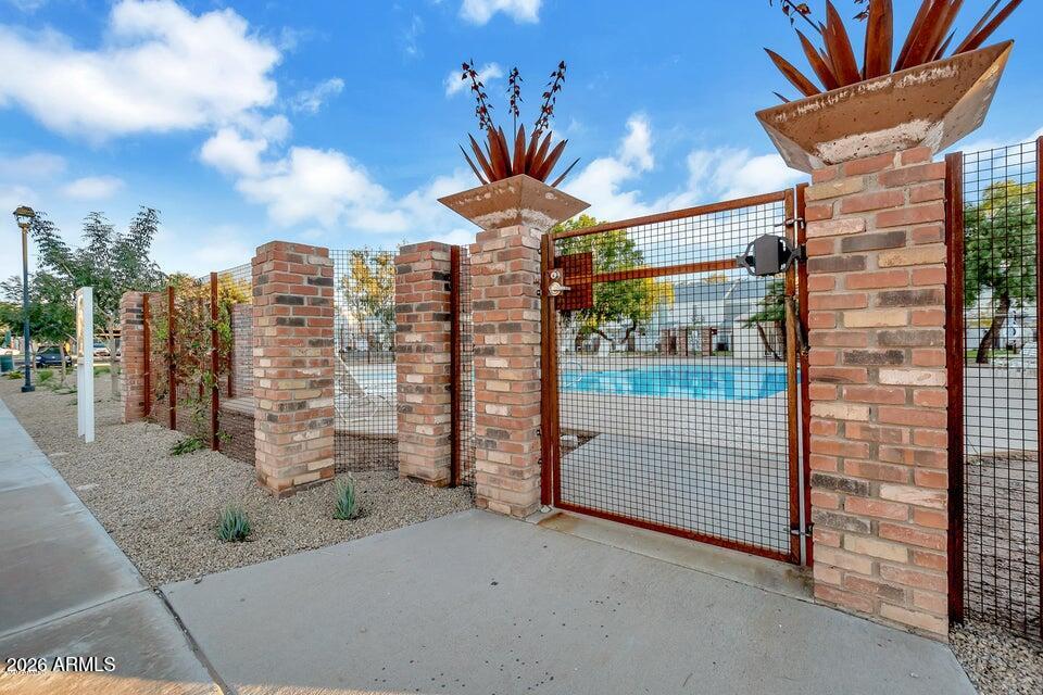 SUNSTONE 2 - Residential