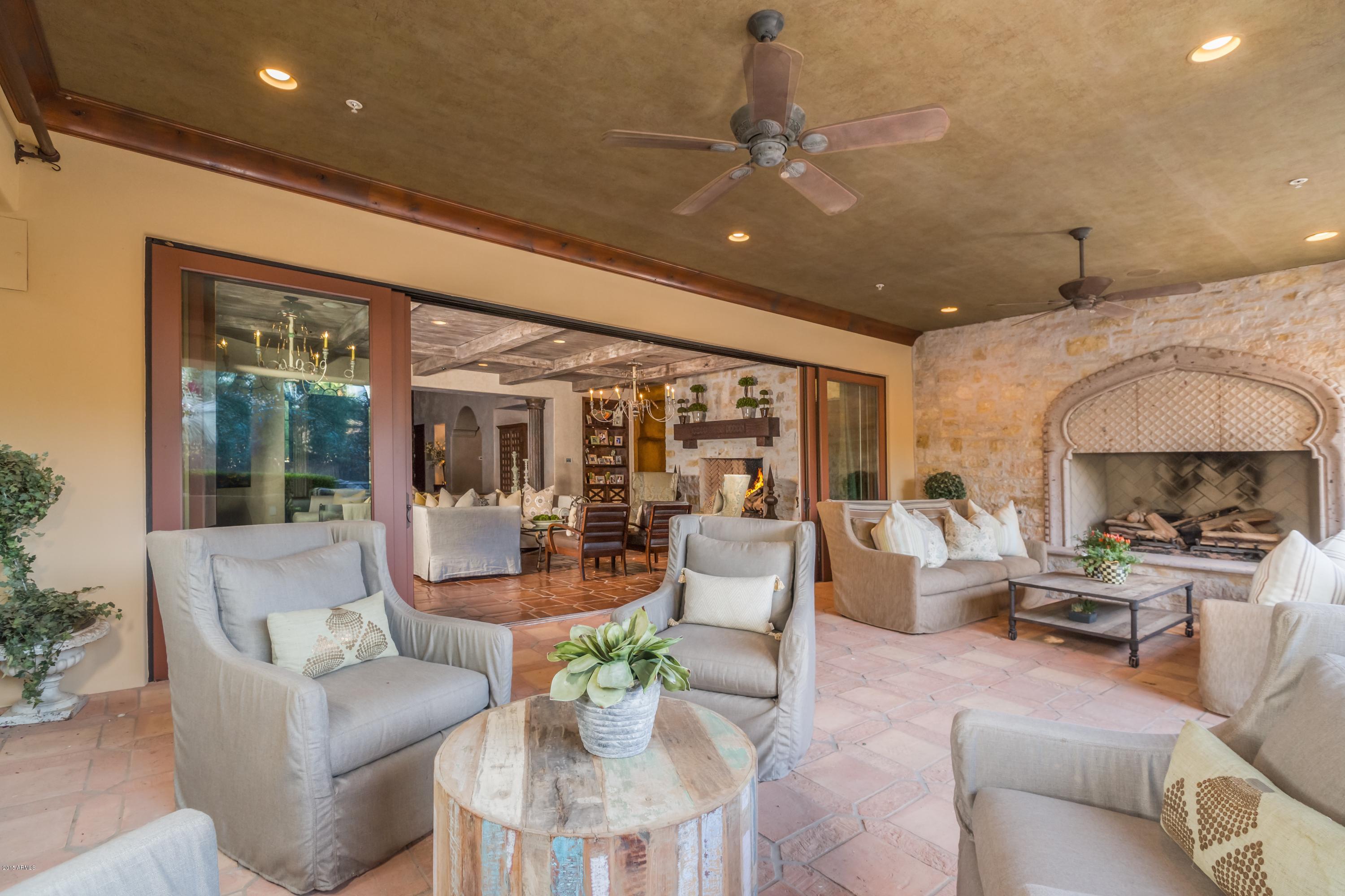 EQUESTRIAN MANOR - Residential