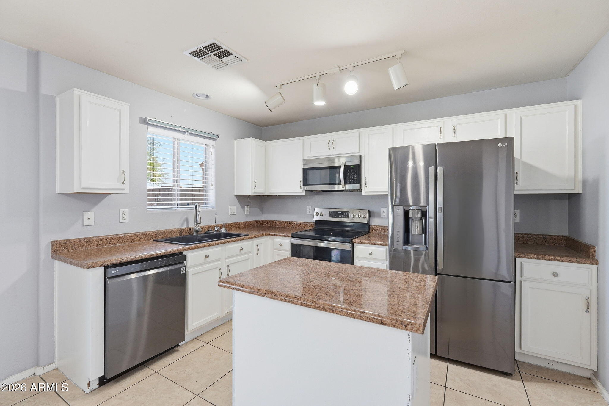 COUNTRY PLACE PHASE 5 PARCELS 37 38 39 - Residential