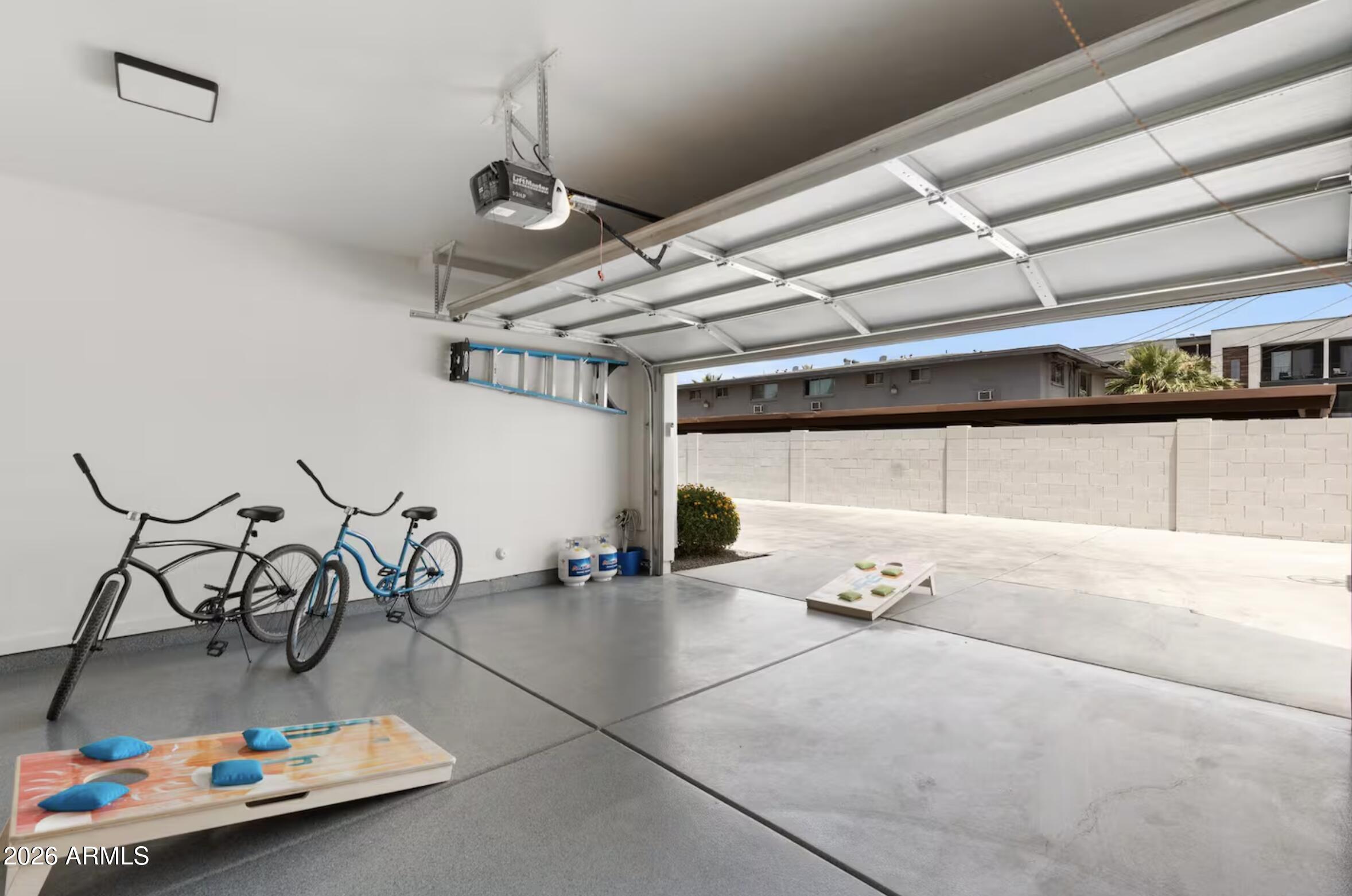 OLD TOWN SOUTH CONDOMINIUM - Residential