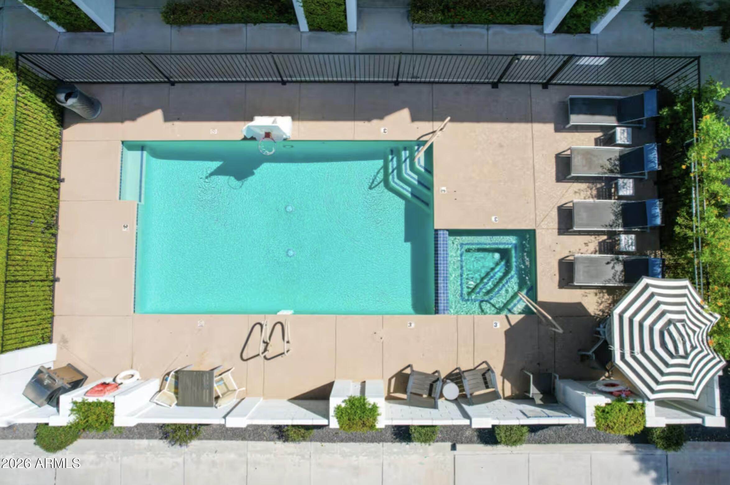 OLD TOWN SOUTH CONDOMINIUM - Residential