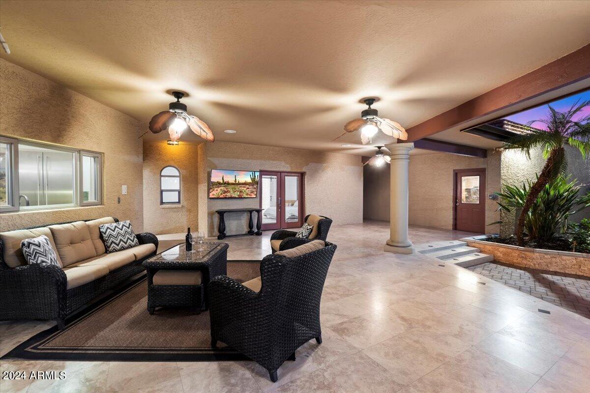 CUTAIAS ACRES - Residential