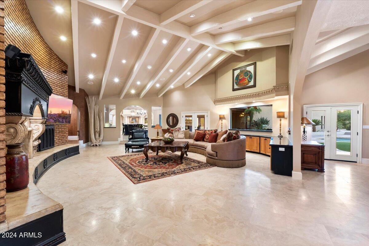 CUTAIAS ACRES - Residential