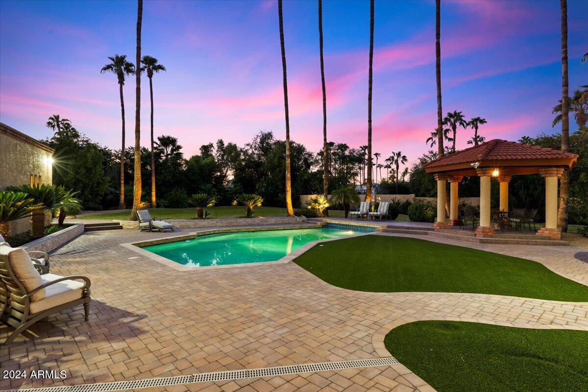 CUTAIAS ACRES - Residential
