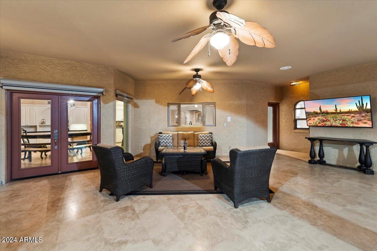 CUTAIAS ACRES - Residential