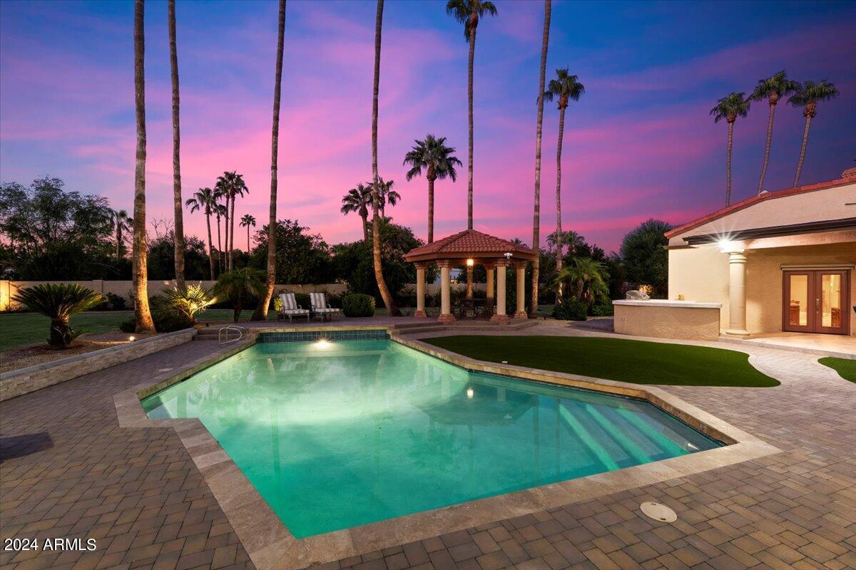 CUTAIAS ACRES - Residential