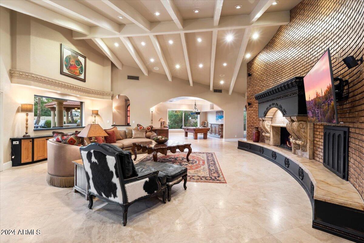 CUTAIAS ACRES - Residential
