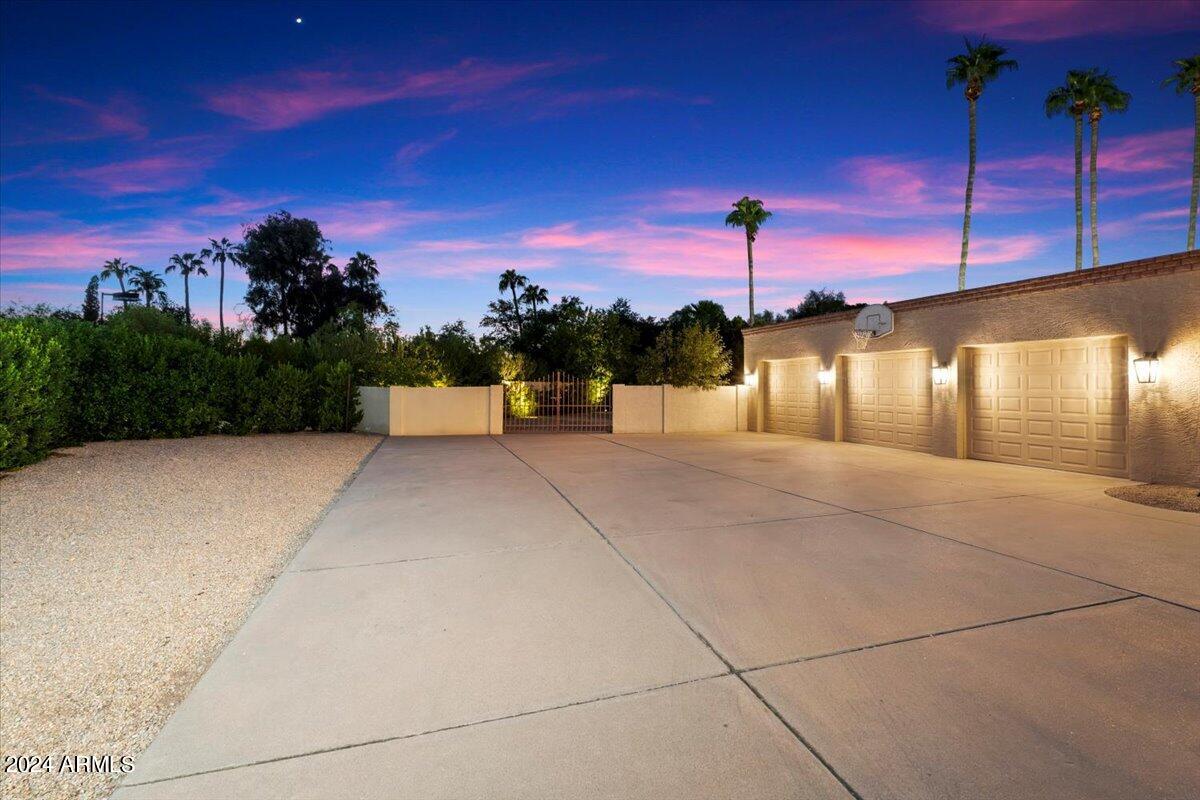 CUTAIAS ACRES - Residential