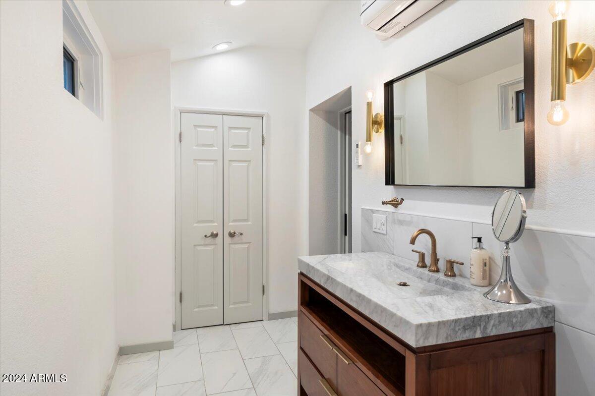 CUTAIAS ACRES - Residential