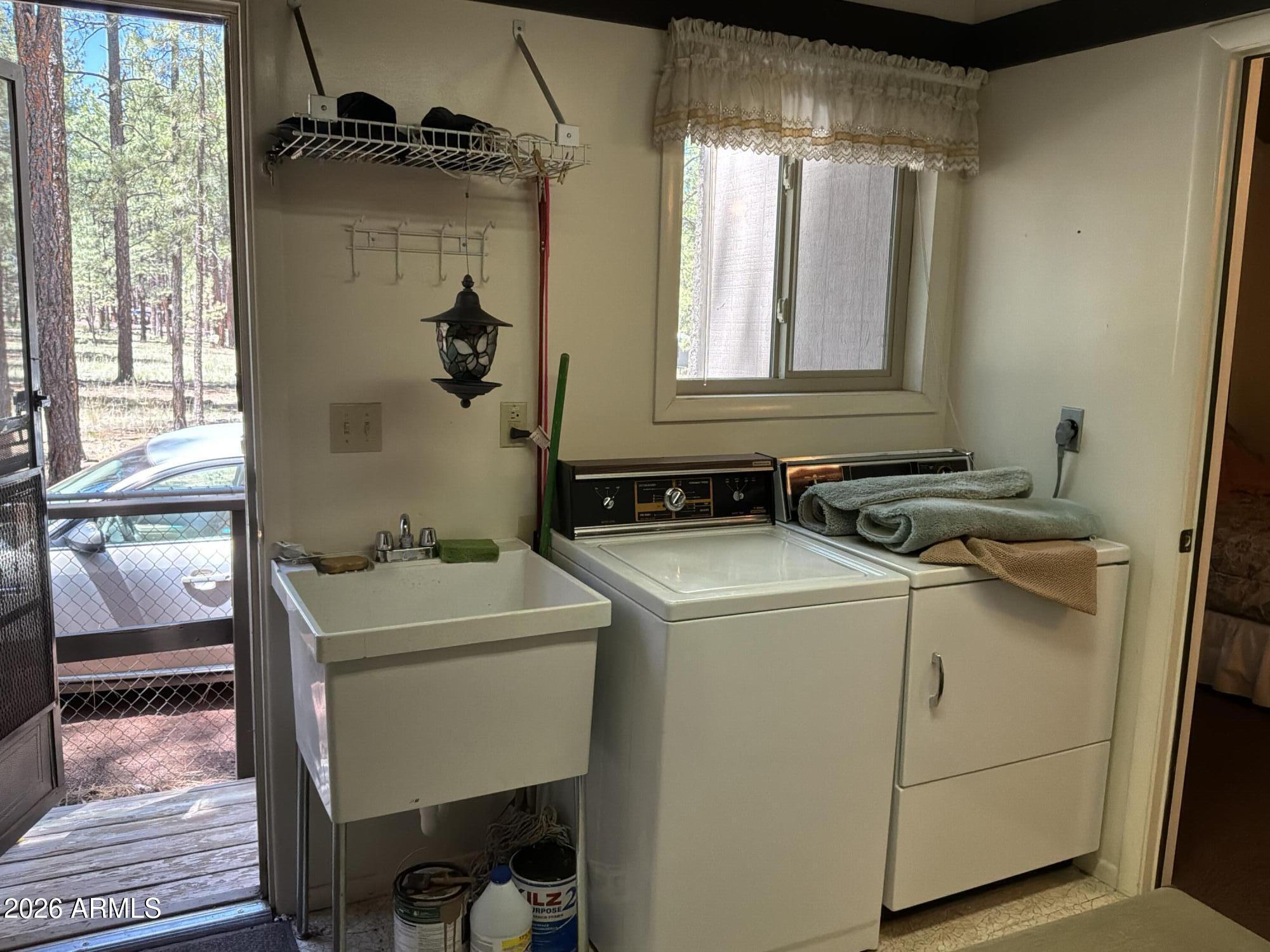 SHERWOOD FOREST ESTATES - Residential