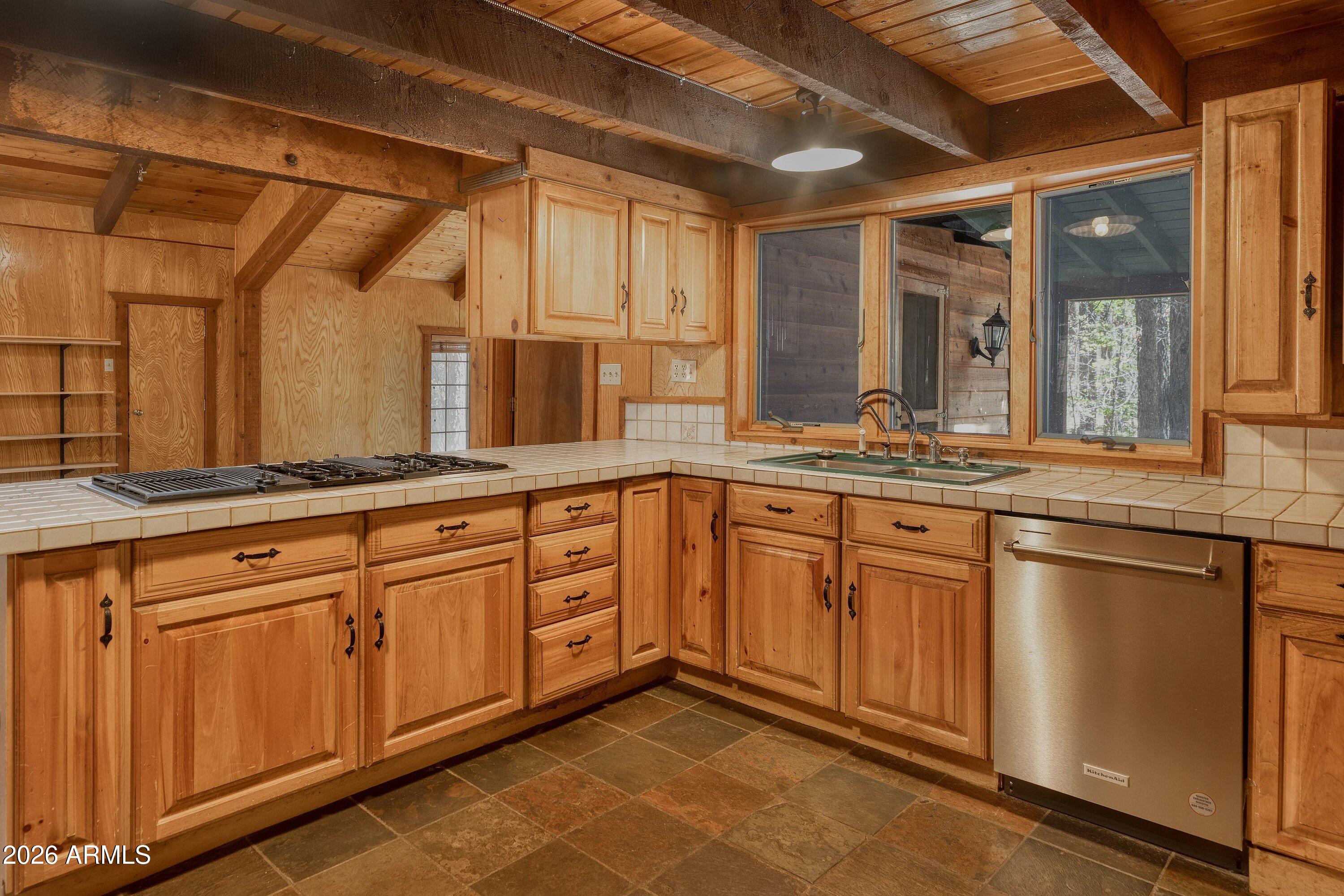 WHITE MOUNTAIN SUMMER HOMES - Residential