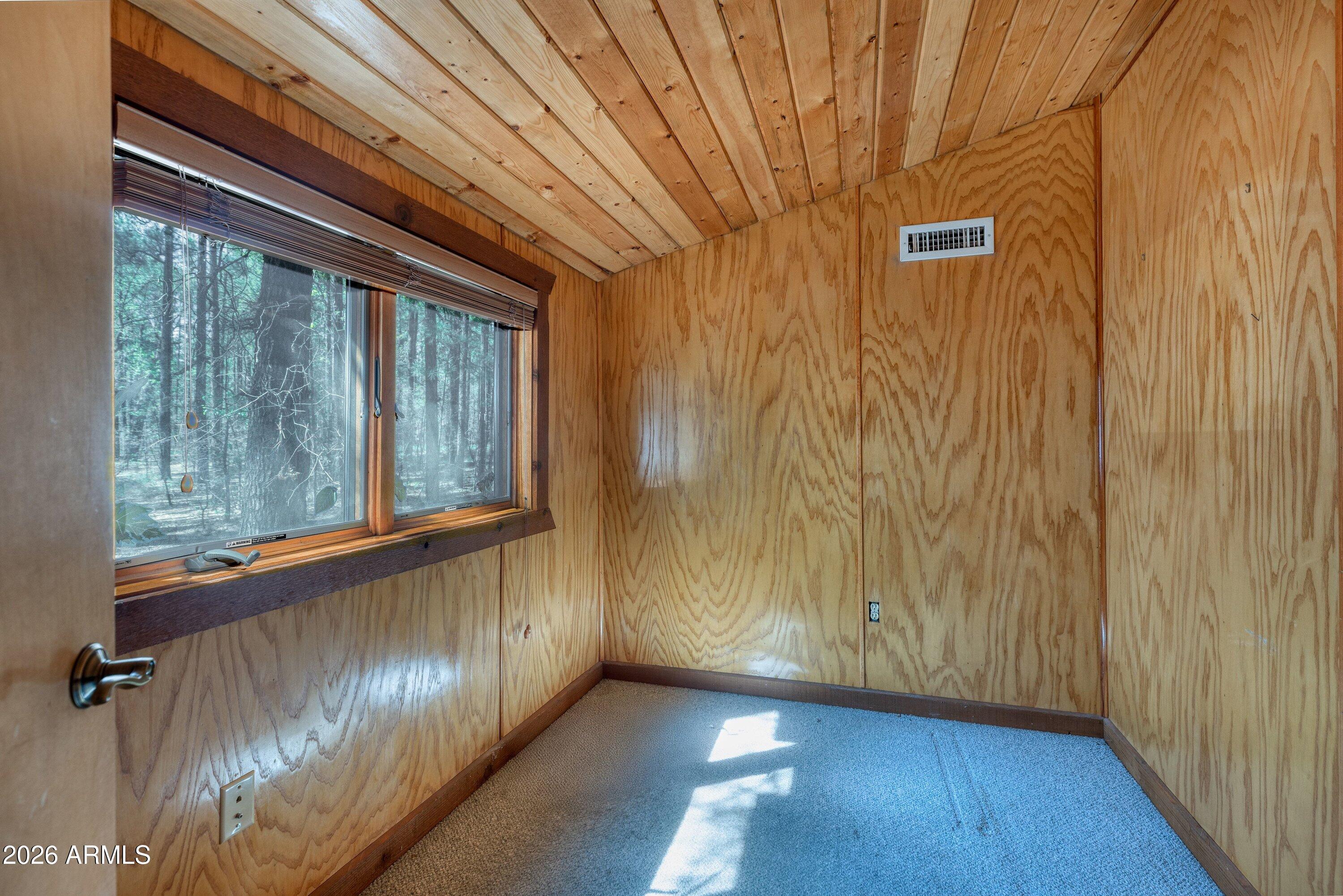 WHITE MOUNTAIN SUMMER HOMES - Residential