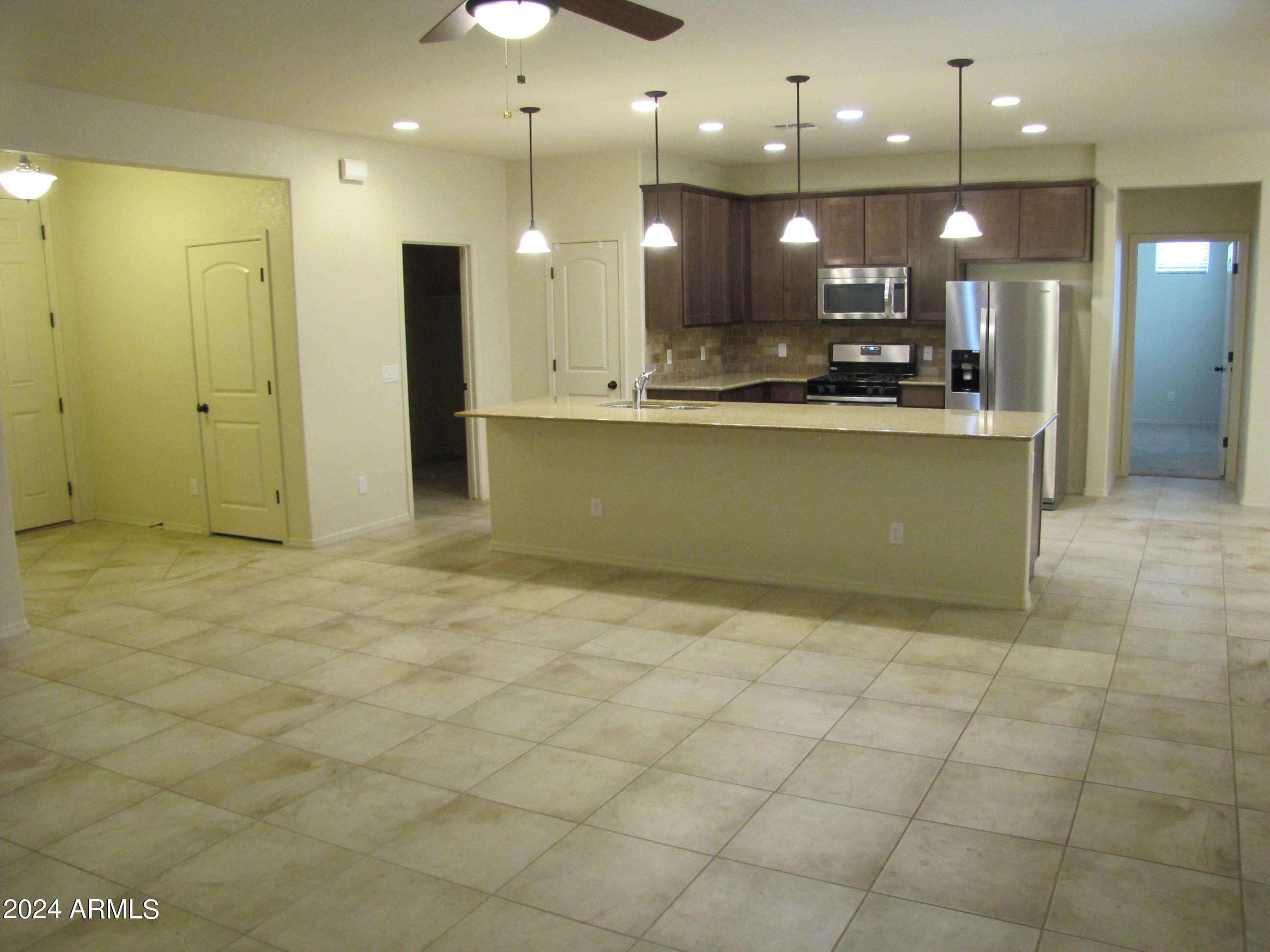 ESTATES AT HOLIDAY - Residential Lease