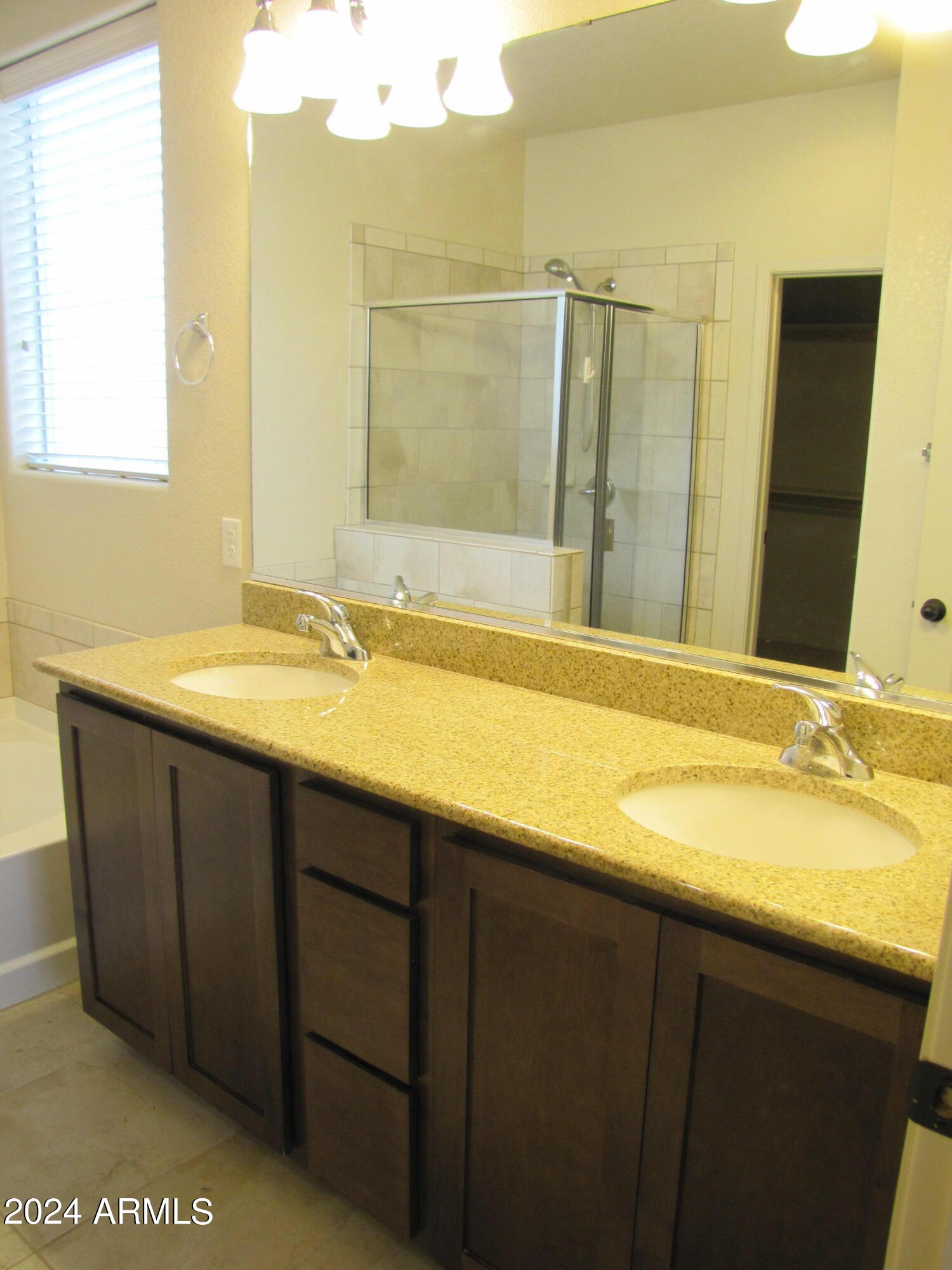 ESTATES AT HOLIDAY - Residential Lease