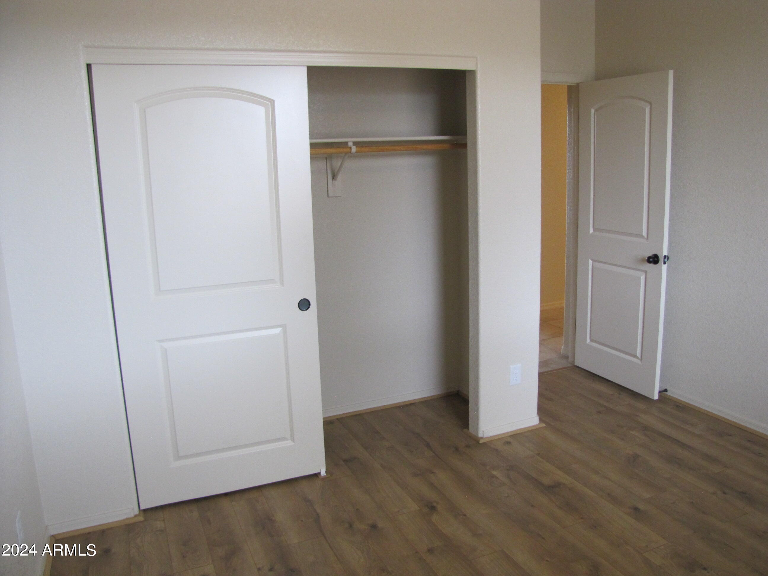 ESTATES AT HOLIDAY - Residential Lease