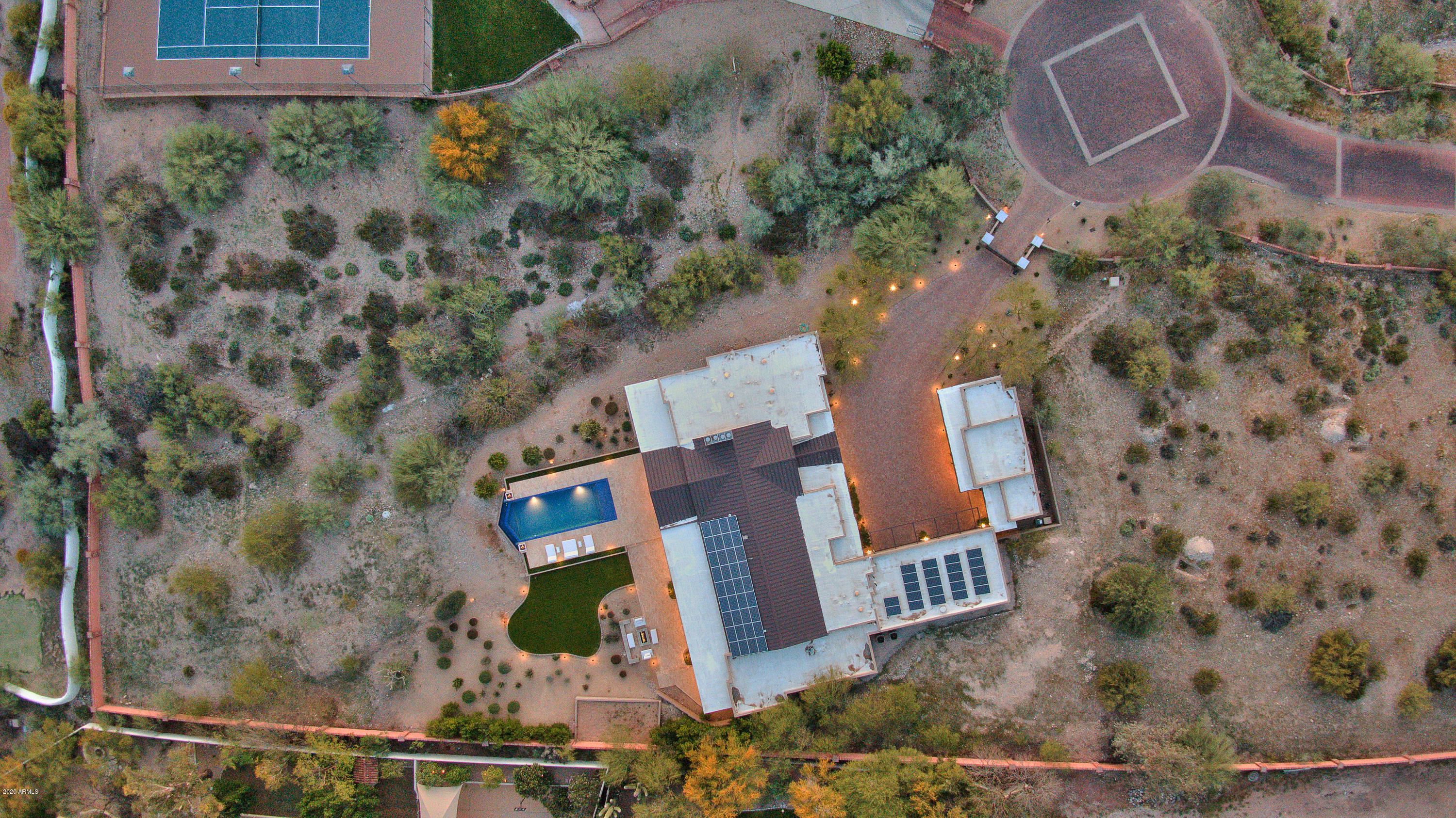 ENCLAVE IN PARADISE VALLEY - Residential