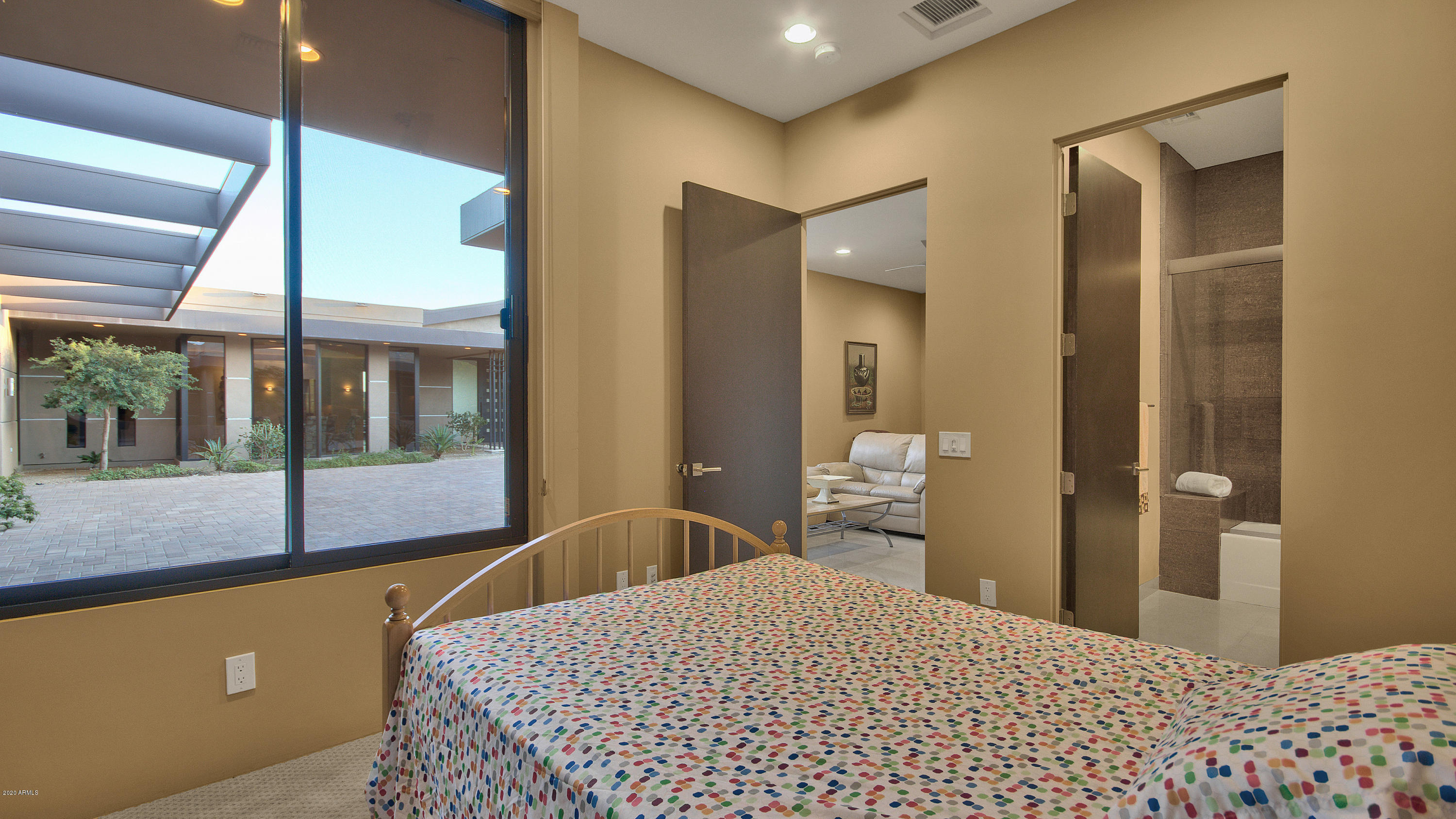 ENCLAVE IN PARADISE VALLEY - Residential