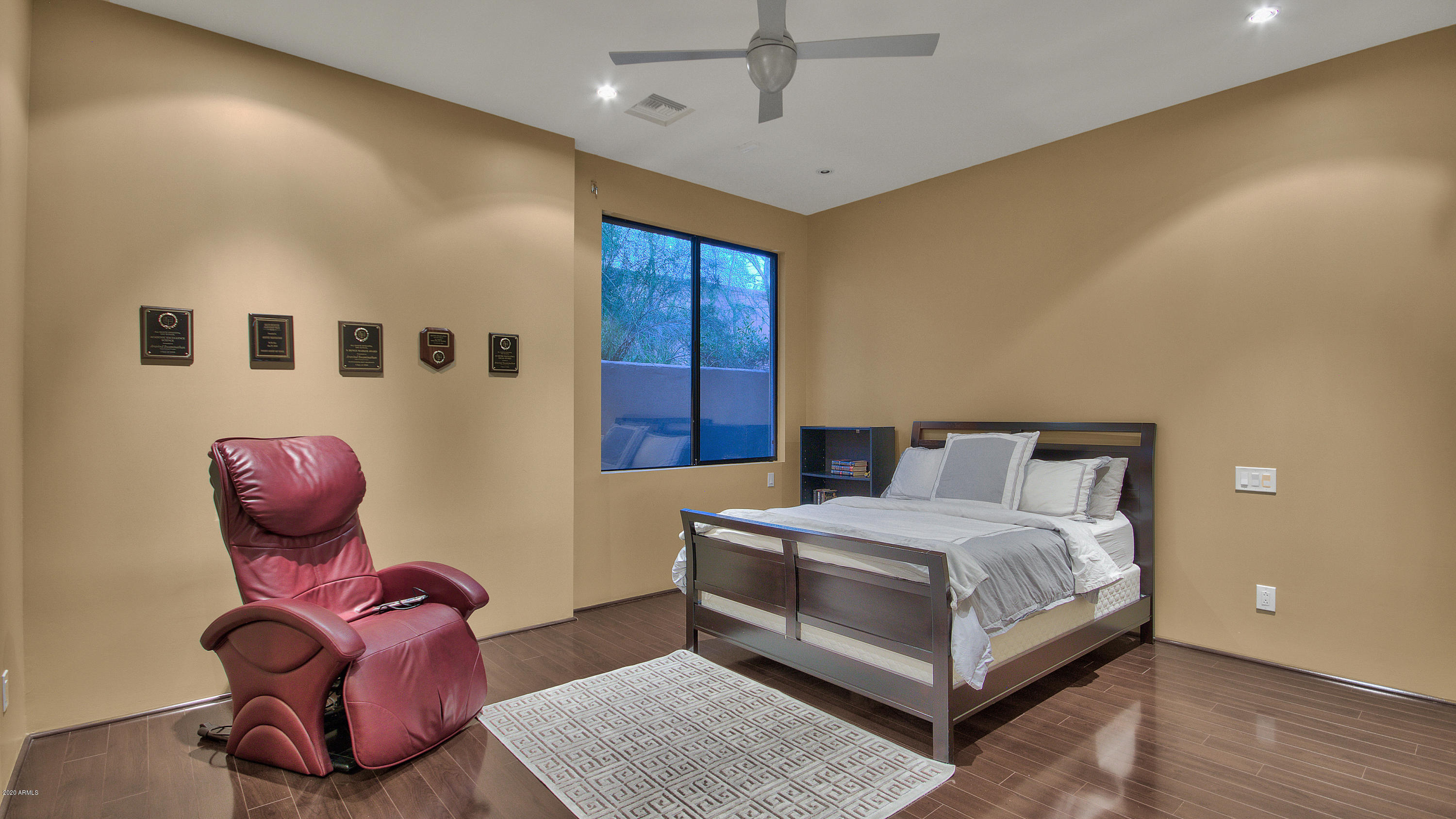 ENCLAVE IN PARADISE VALLEY - Residential