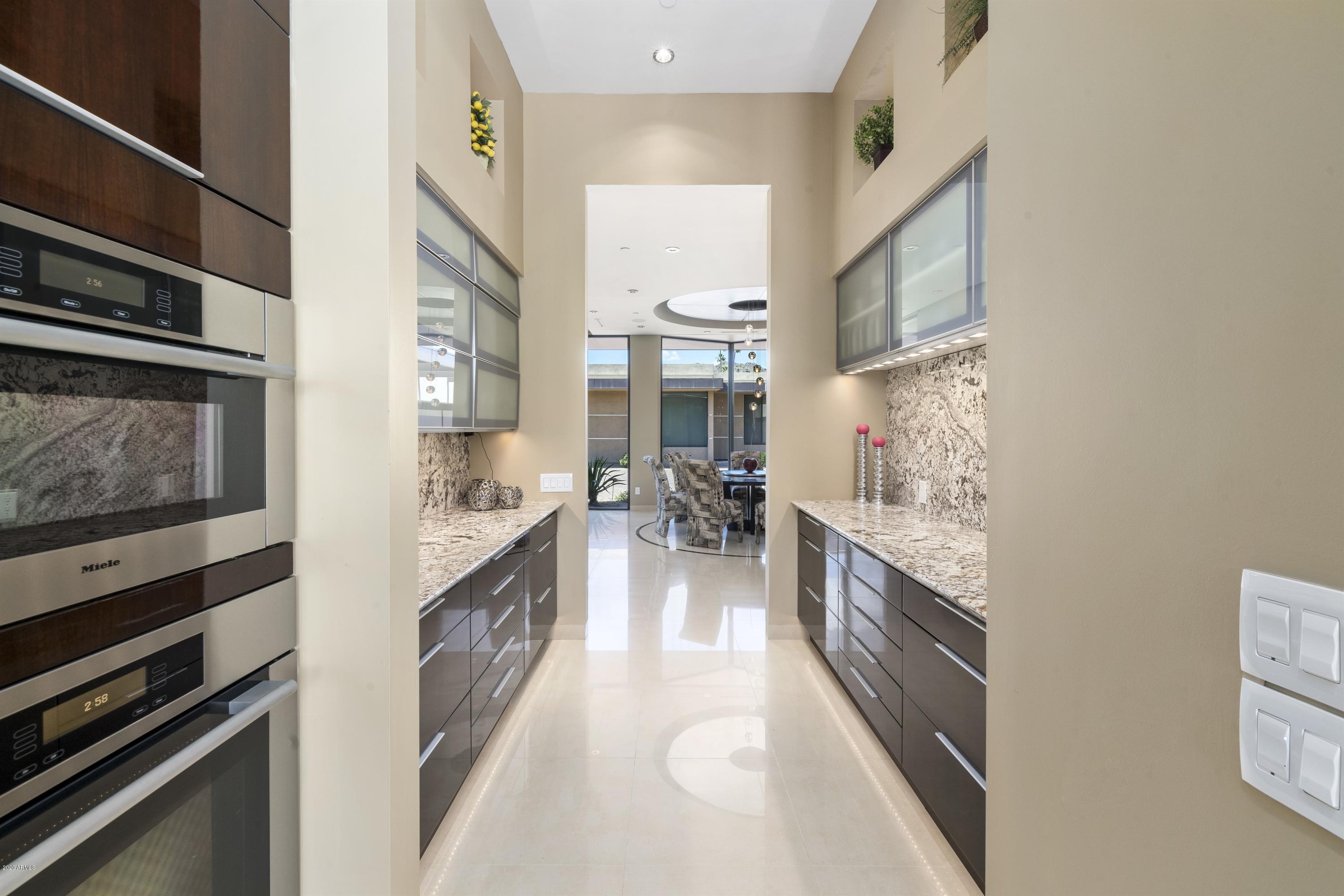 ENCLAVE IN PARADISE VALLEY - Residential
