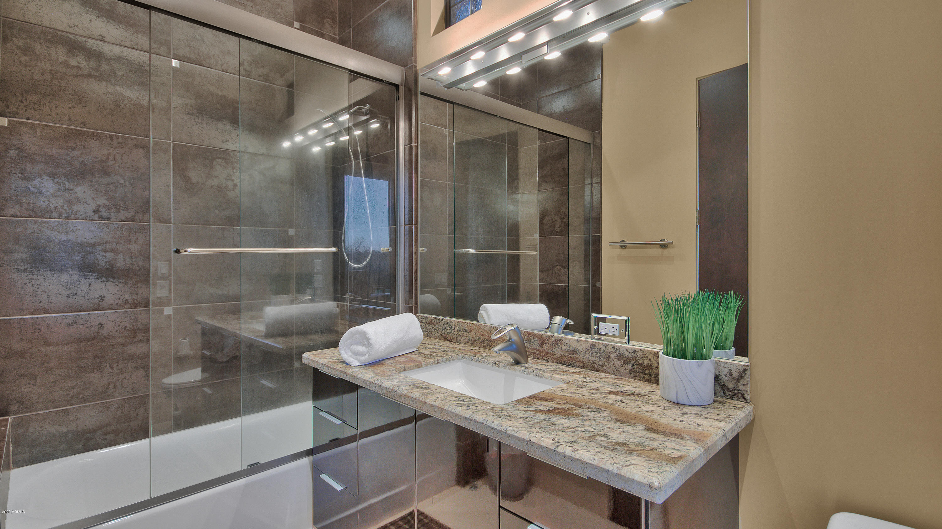 ENCLAVE IN PARADISE VALLEY - Residential