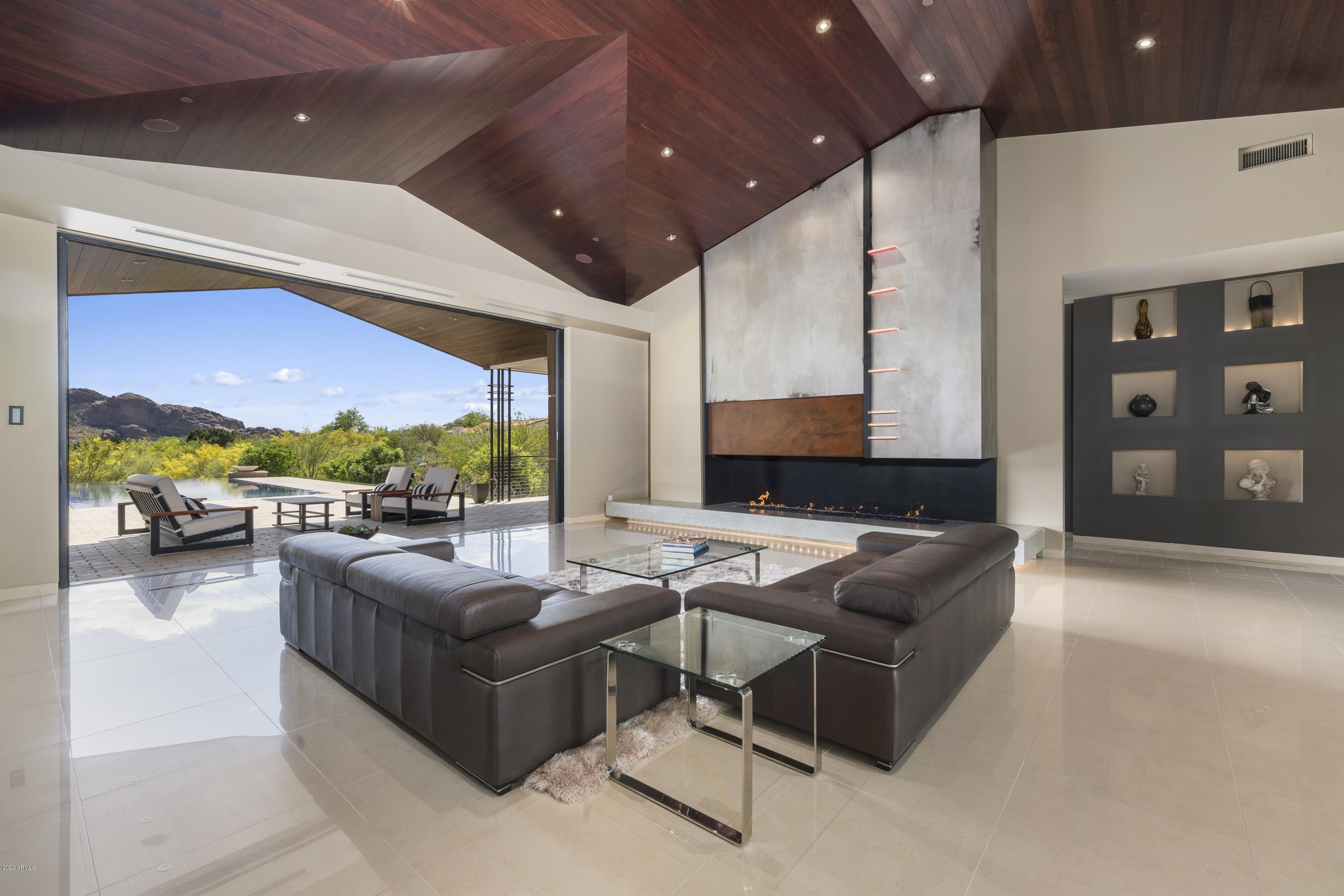 ENCLAVE IN PARADISE VALLEY - Residential