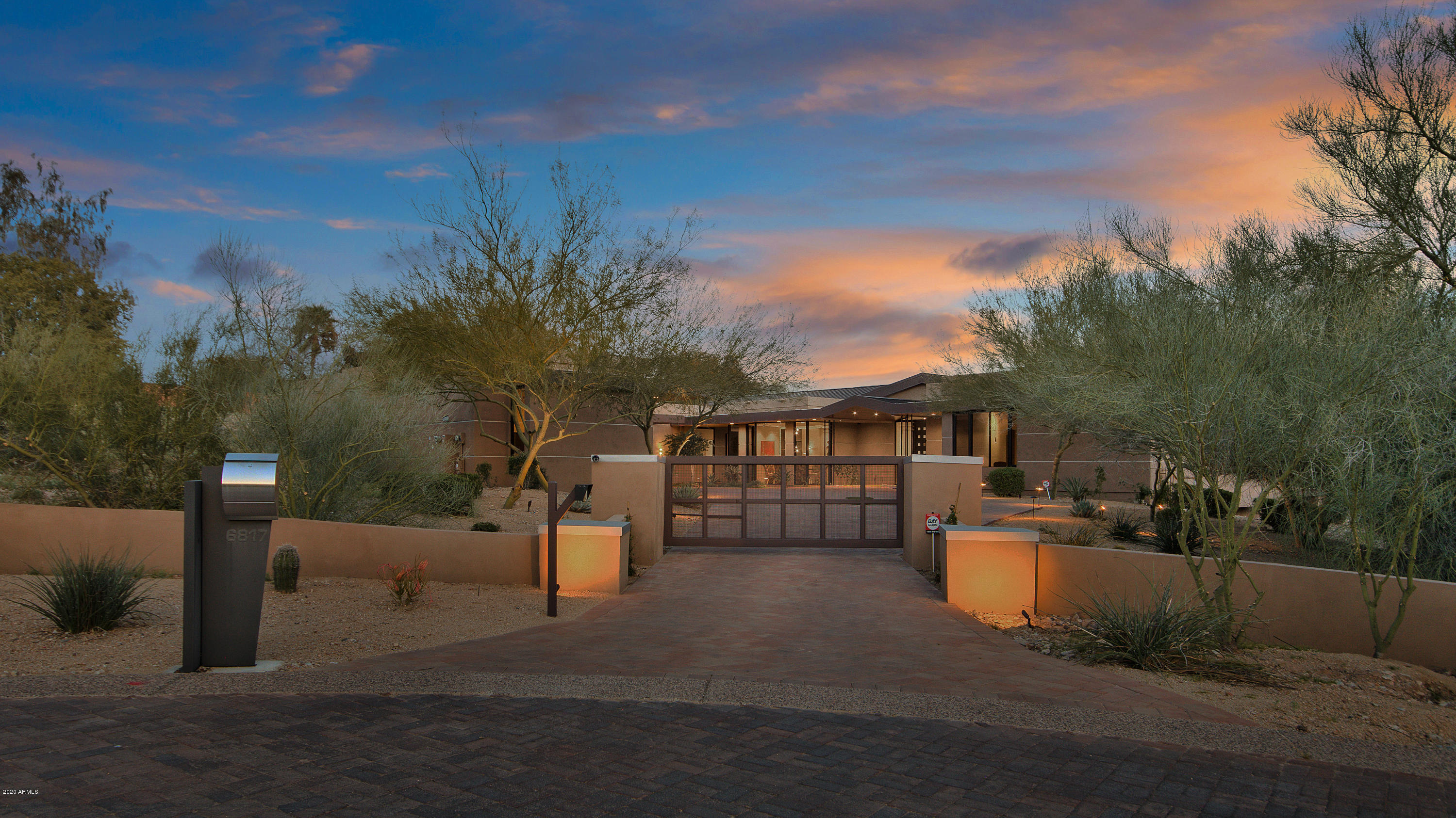 ENCLAVE IN PARADISE VALLEY - Residential