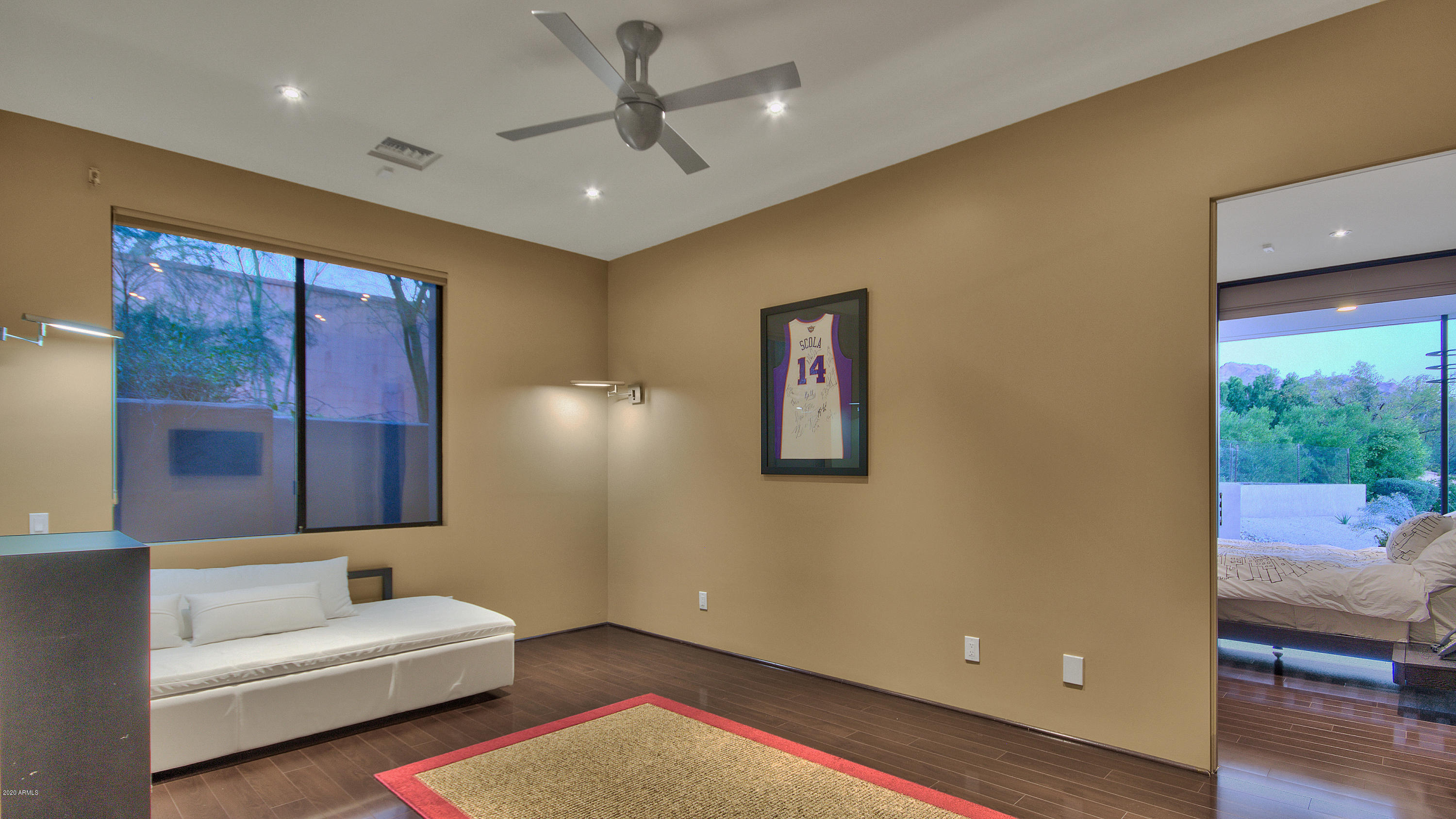 ENCLAVE IN PARADISE VALLEY - Residential
