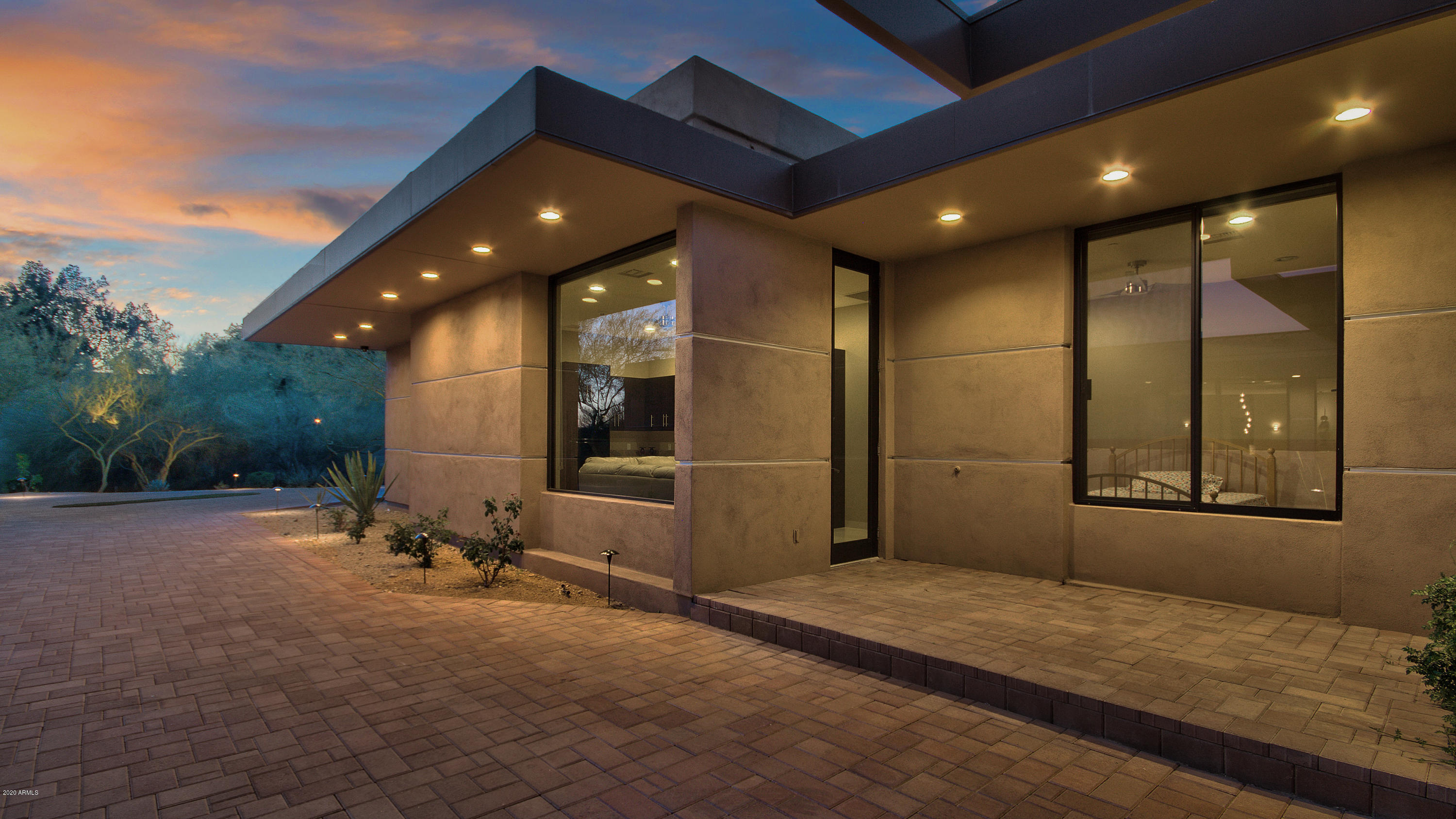 ENCLAVE IN PARADISE VALLEY - Residential