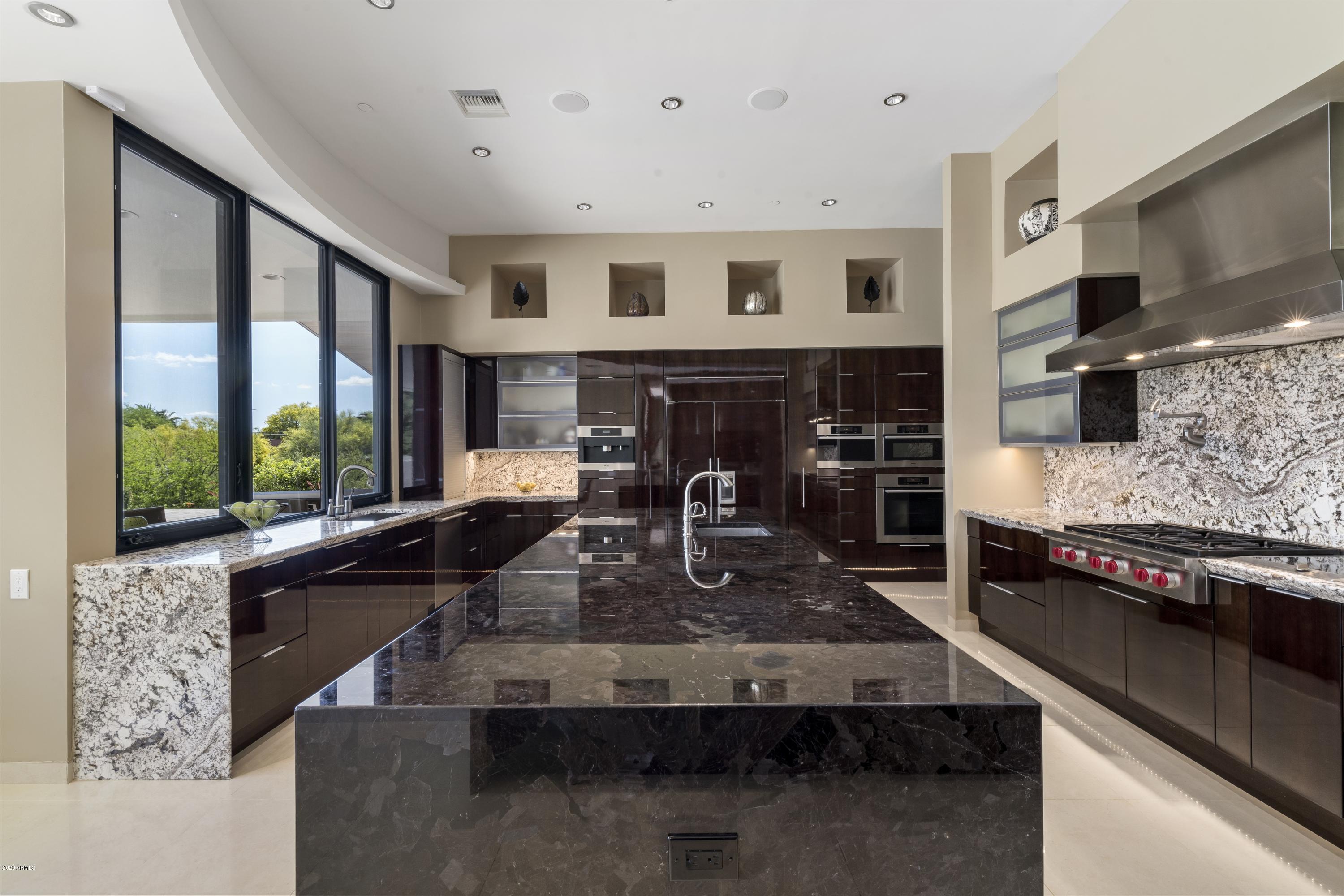 ENCLAVE IN PARADISE VALLEY - Residential