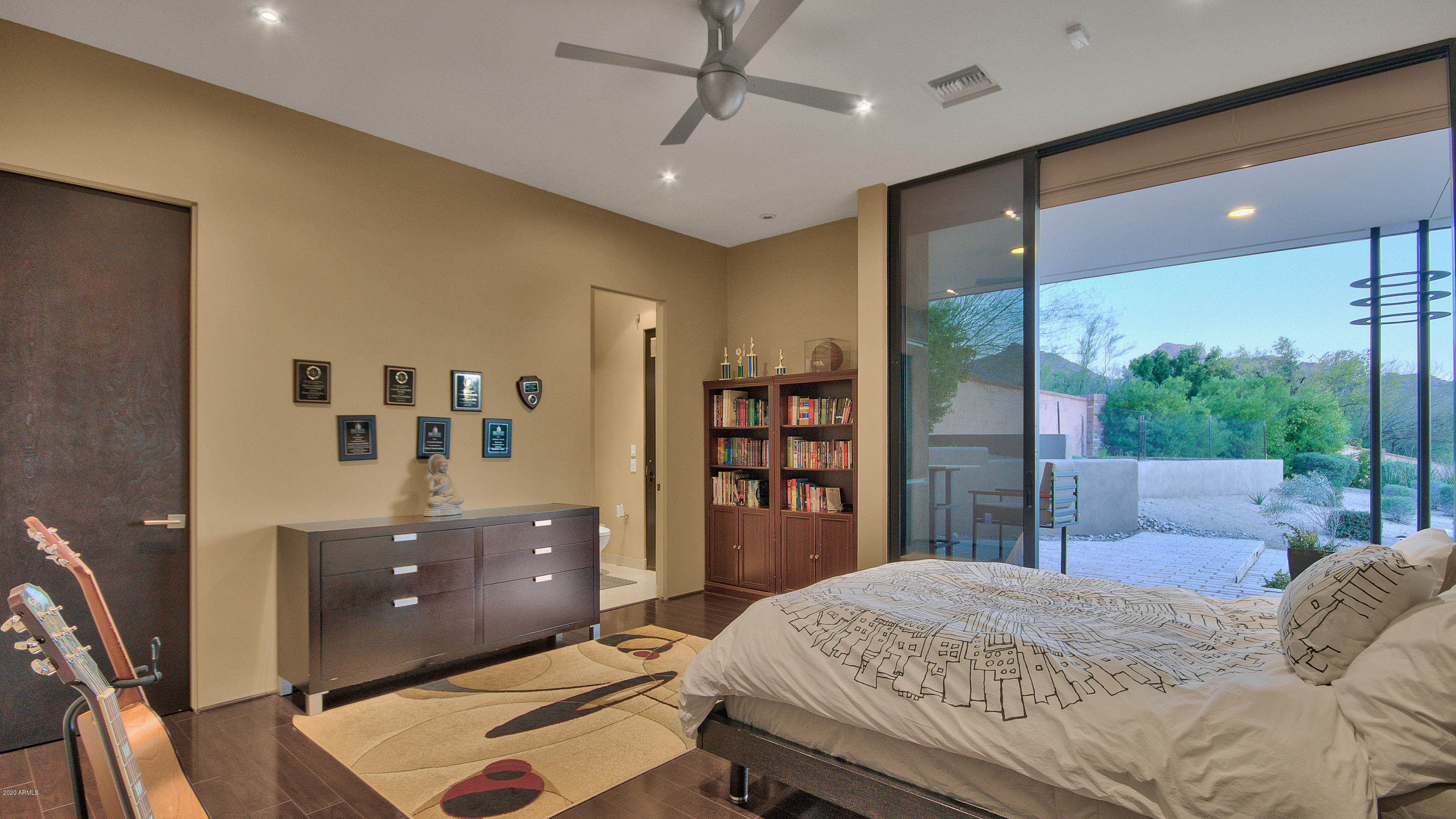 ENCLAVE IN PARADISE VALLEY - Residential