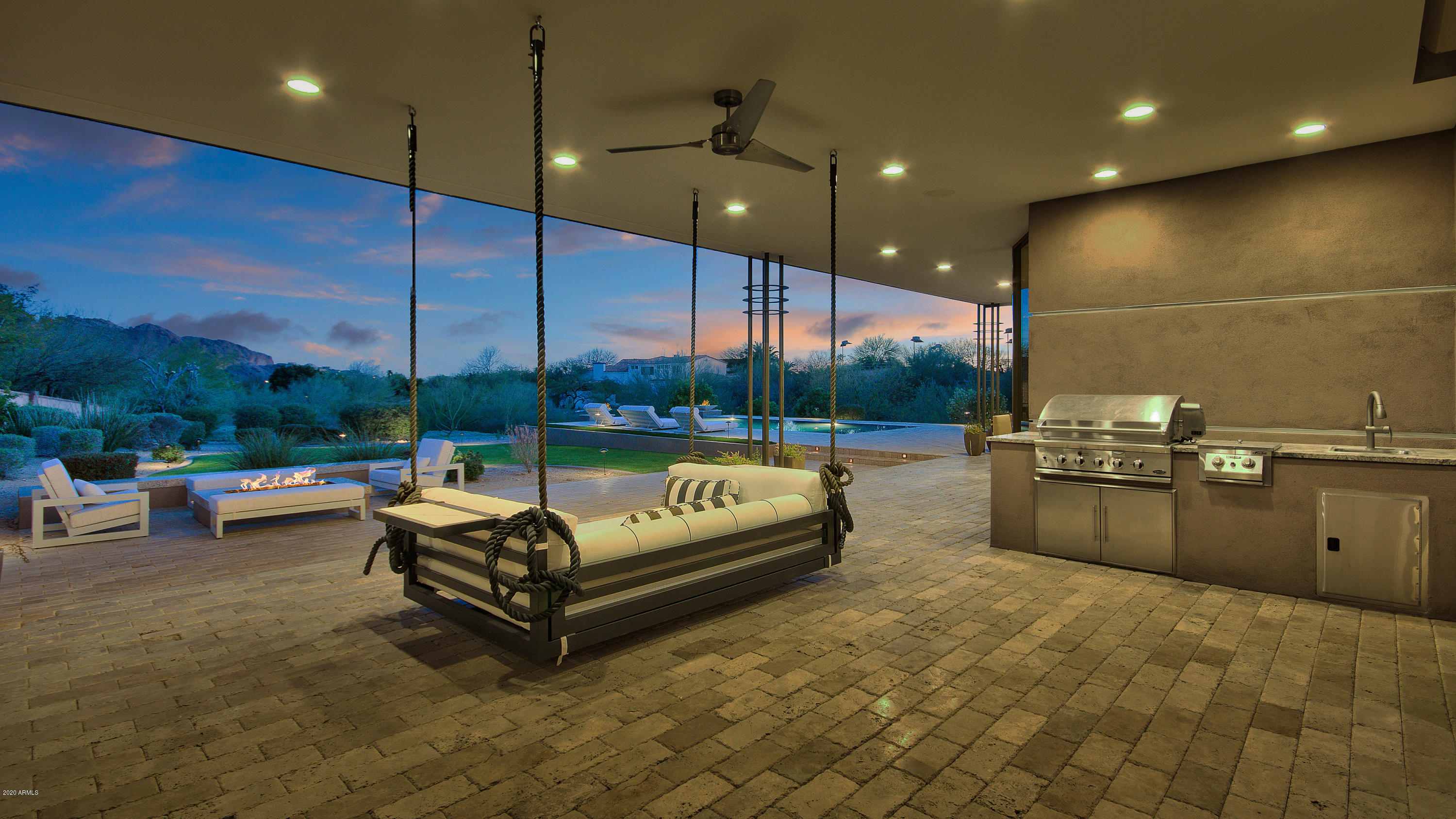 ENCLAVE IN PARADISE VALLEY - Residential