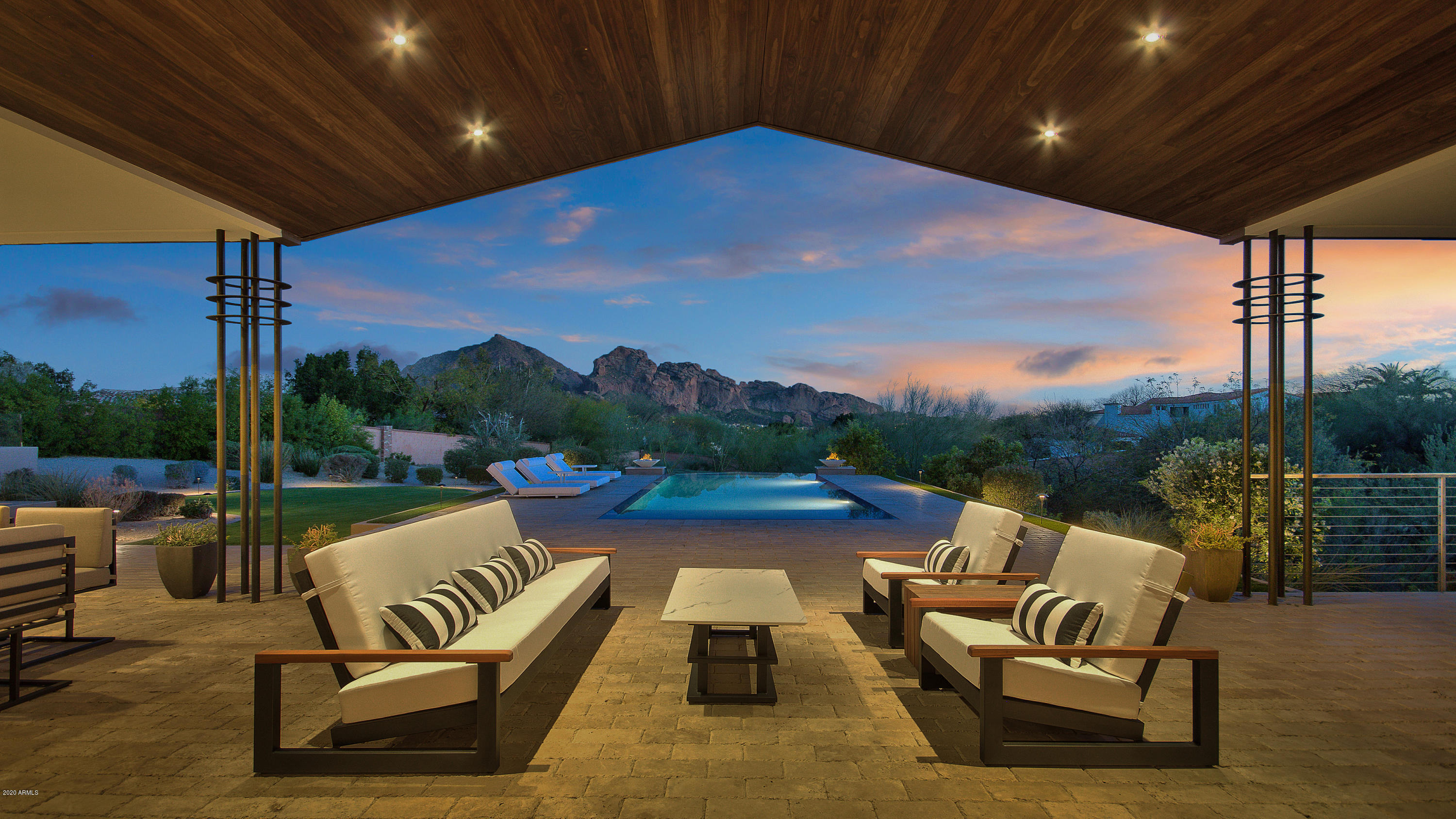 ENCLAVE IN PARADISE VALLEY - Residential