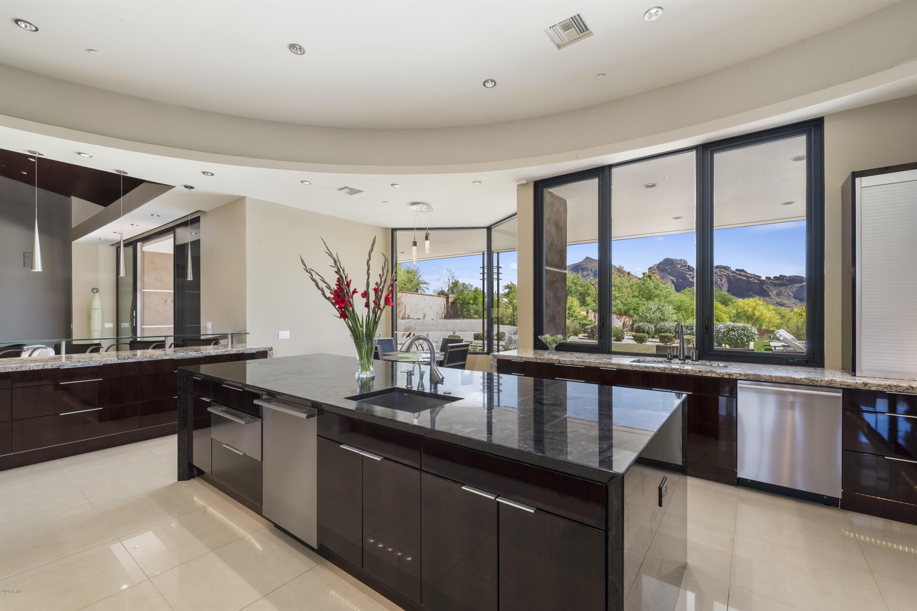 ENCLAVE IN PARADISE VALLEY - Residential