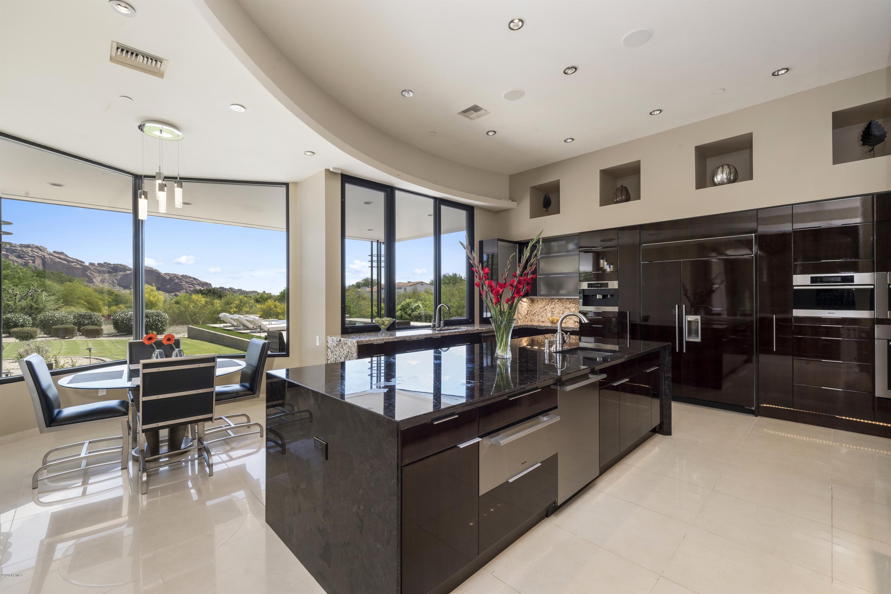 ENCLAVE IN PARADISE VALLEY - Residential