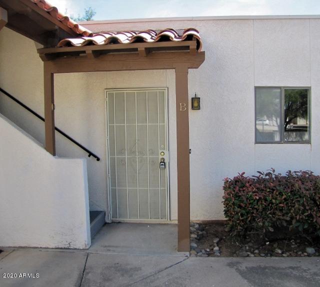 This 3BR/2BA, 1234 sq.ft. condo is centrally located in Sierra Vista, AZ minutes from Ft. Huachuca, schools and shopping. The home includes new wood laminate floors throughout, freshly painted interior, new blinds, central A/C, washer and dryer and a community pool and spa. Call today.