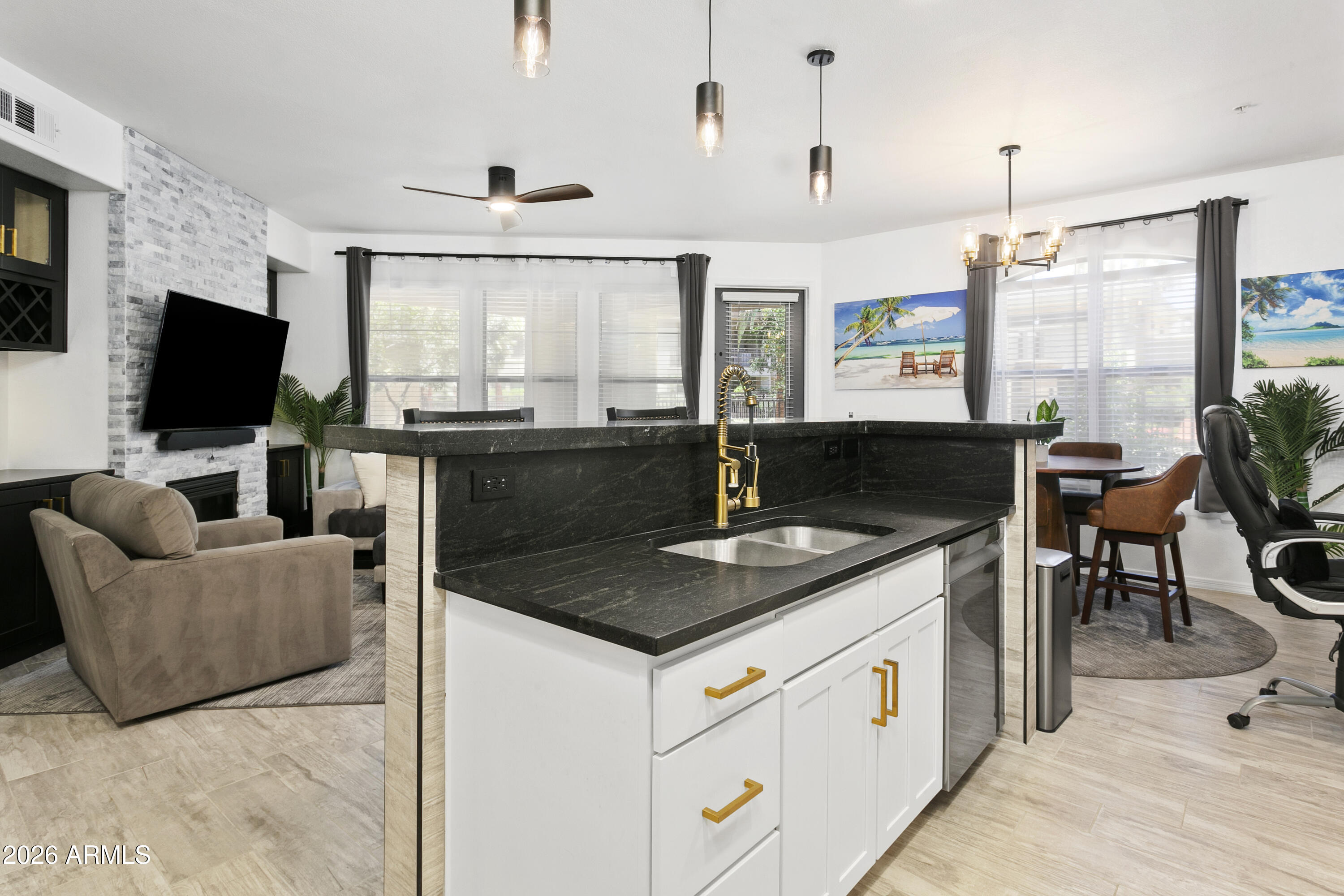 CORRIENTE CONDOMINIUMS - Residential