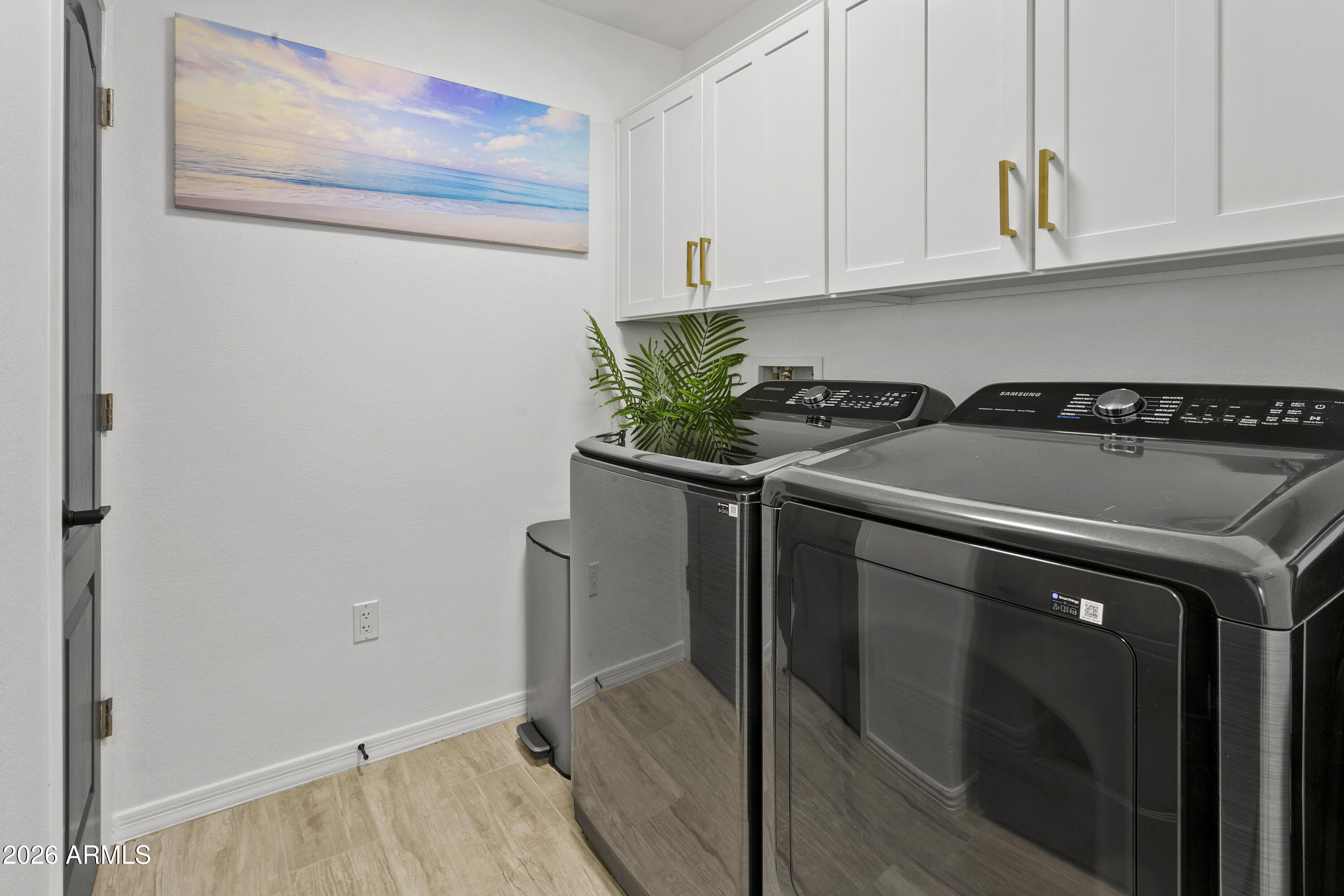 CORRIENTE CONDOMINIUMS - Residential