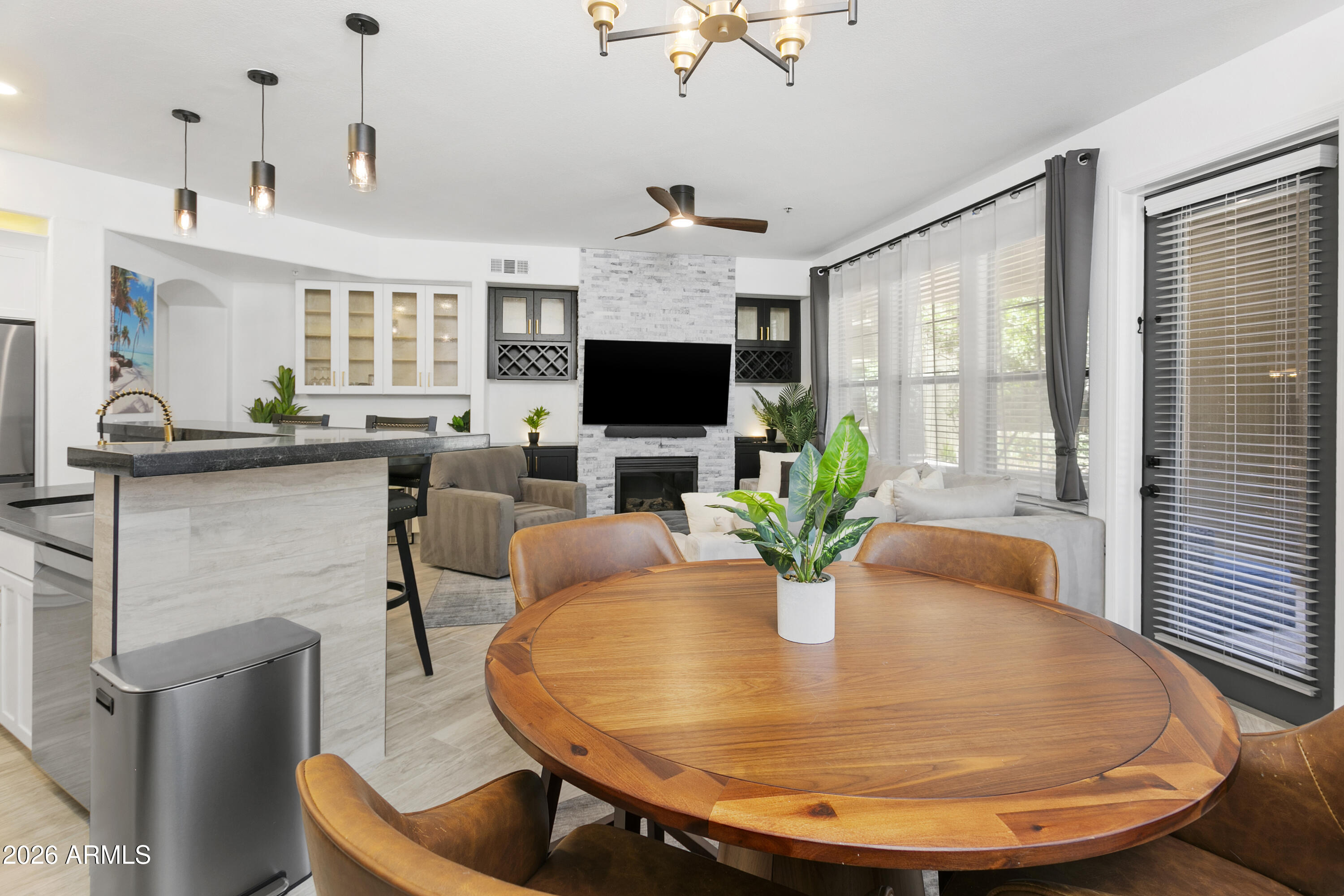 CORRIENTE CONDOMINIUMS - Residential