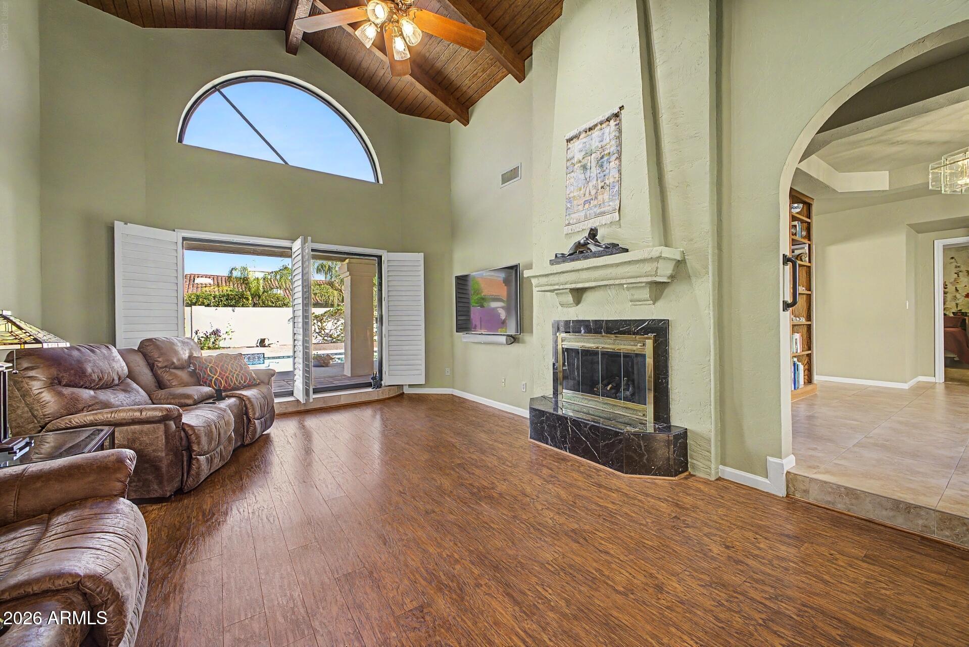 SUGGS RANCHO MCCORMICK - Residential