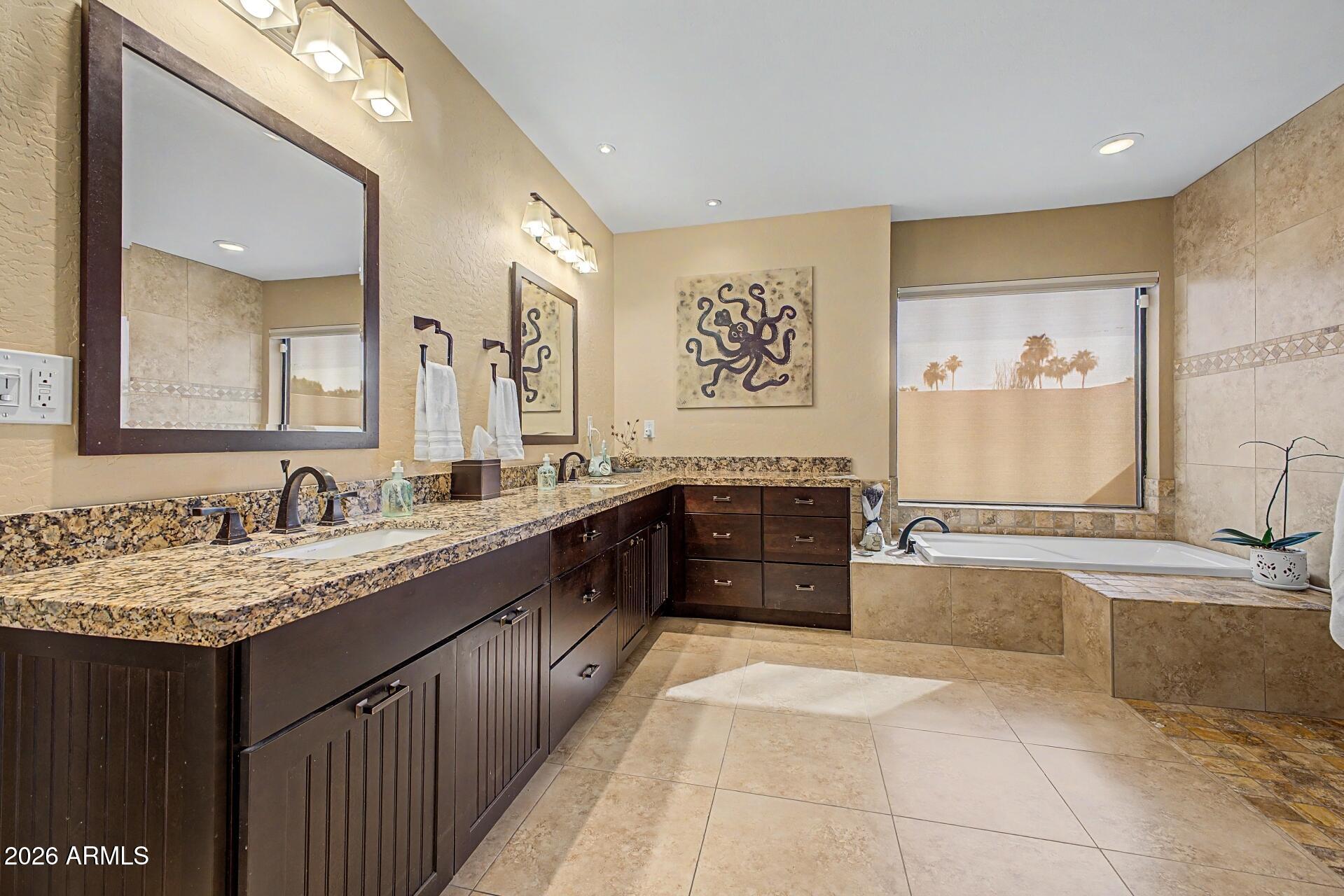 SUGGS RANCHO MCCORMICK - Residential